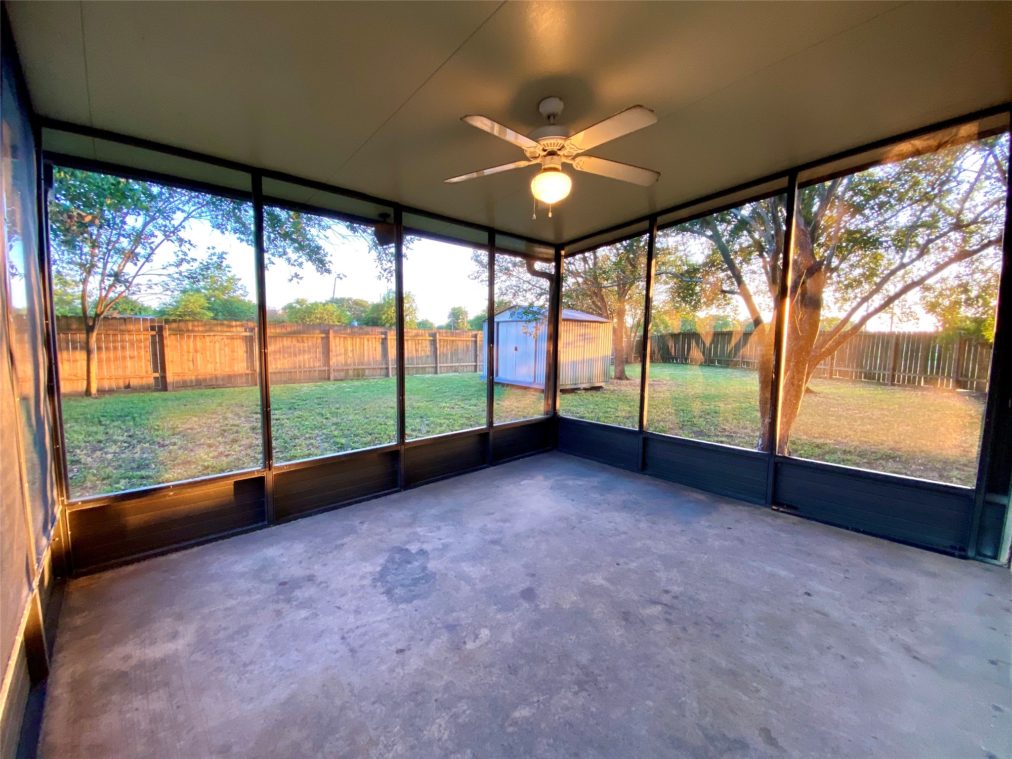 17627 Glenmorris Drive Property Photo 6