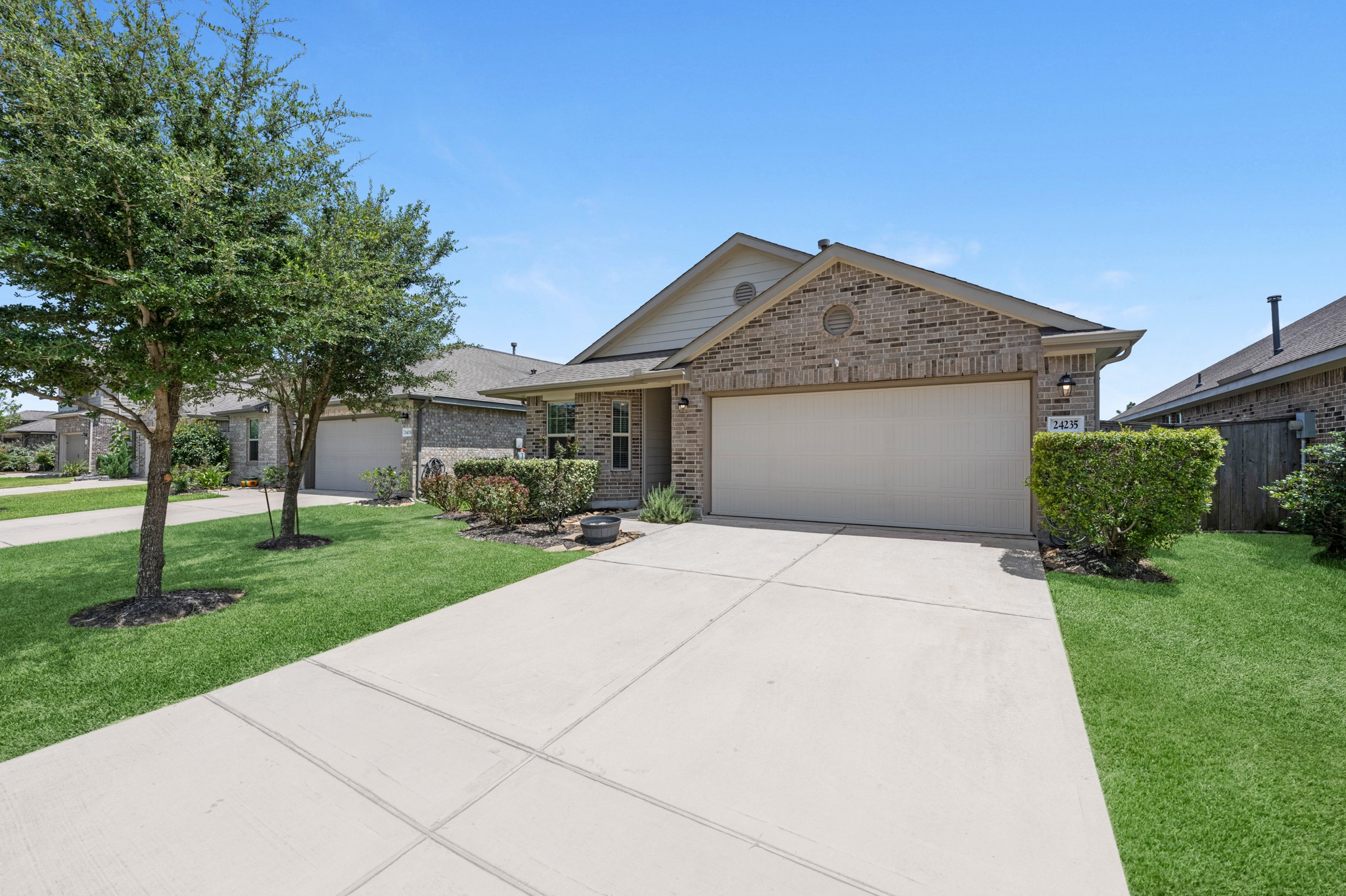24235 Gold Cheyenne Way Property Photo 4