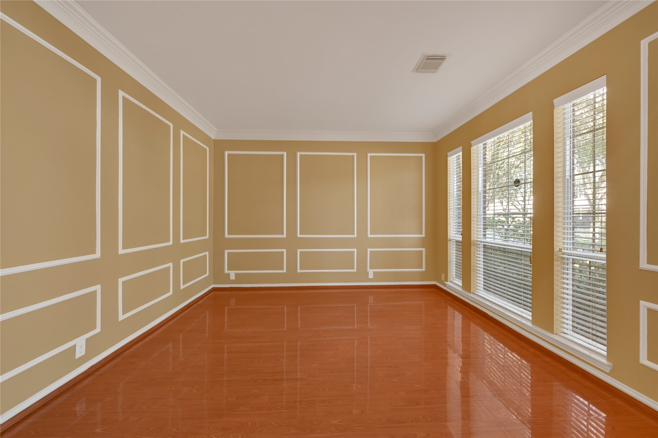 6334 Goodlowe Park Property Photo 10