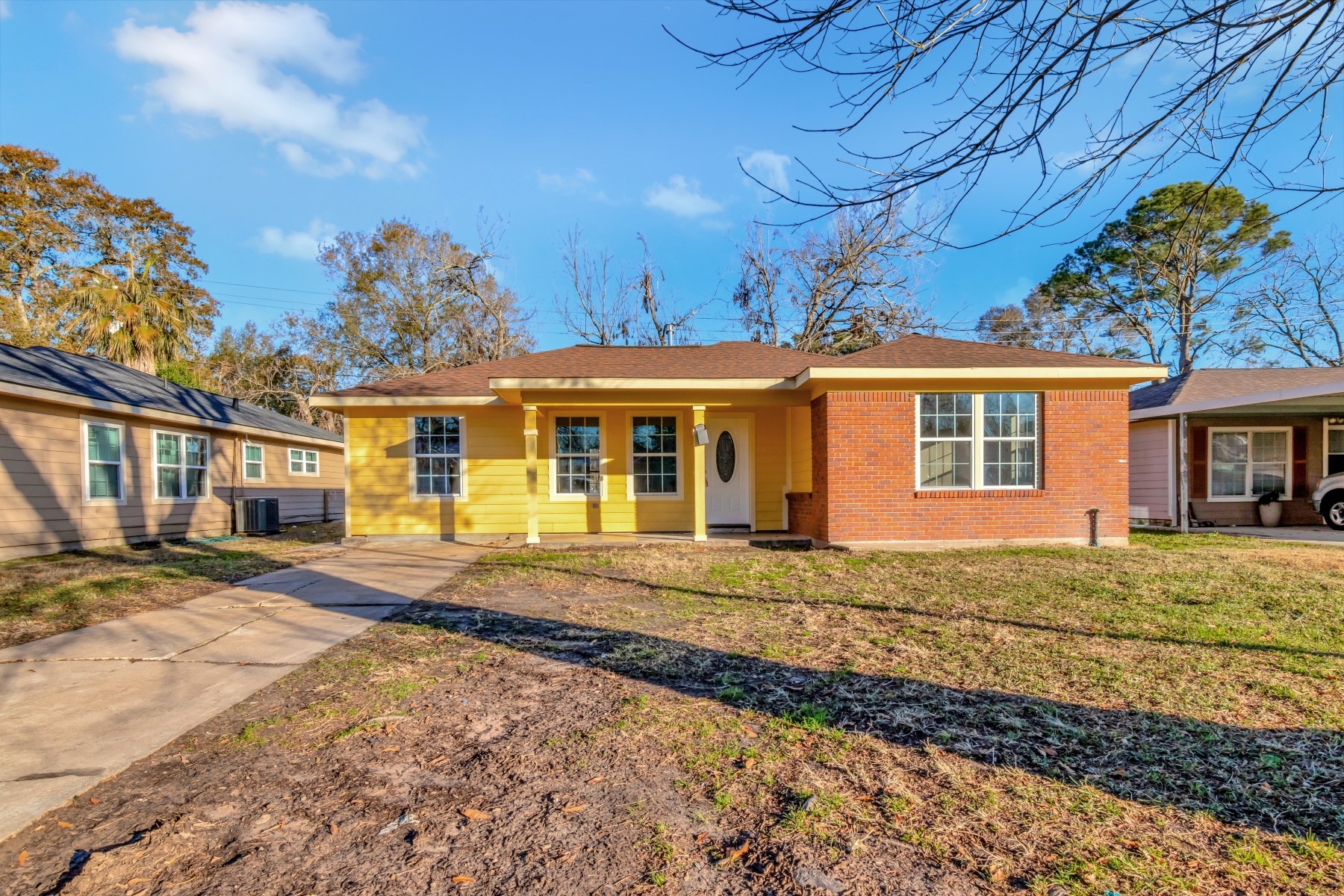 6319 Belcrest Street Property Photo