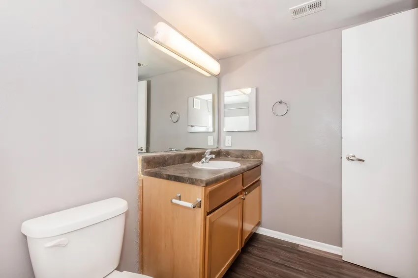 12151 N Interstate Hwy 35 B2 Property Photo 10