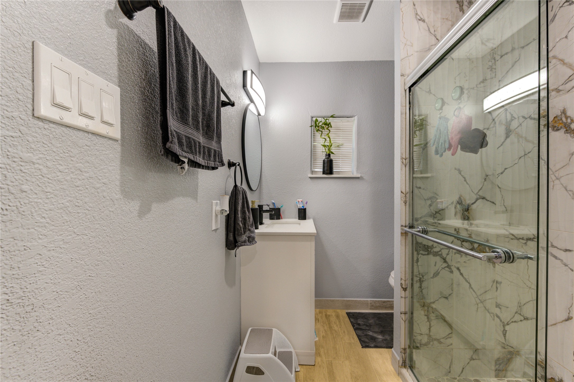 806 Laverne Avenue Property Photo 17