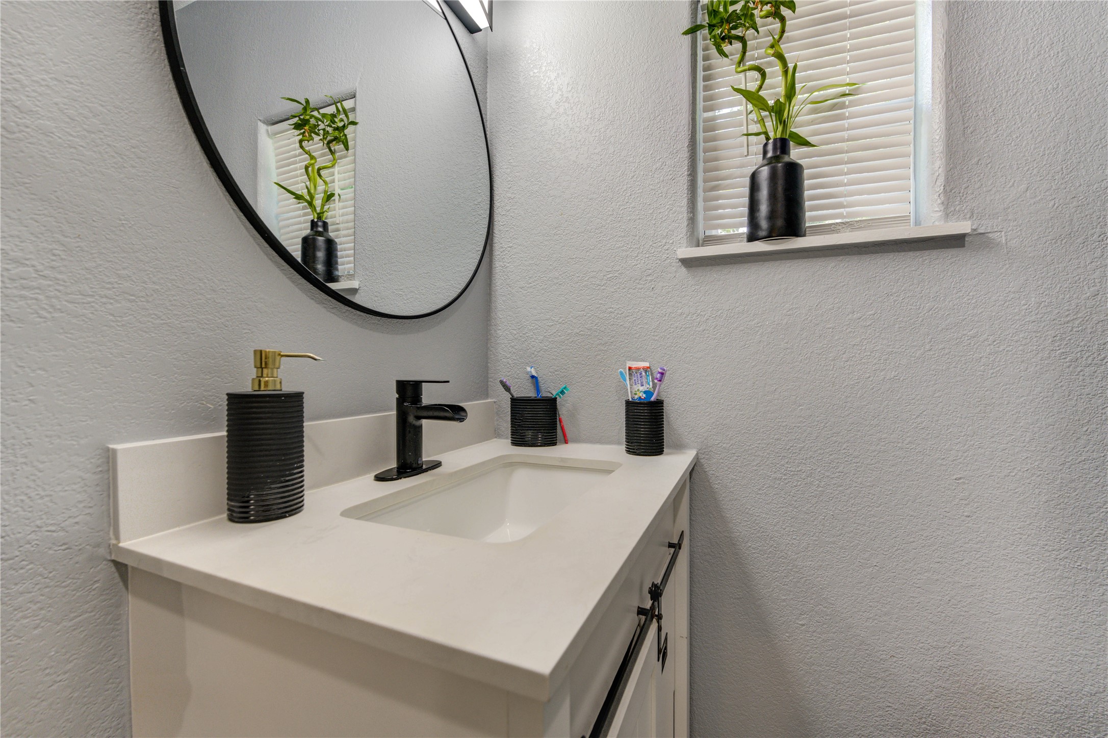 806 Laverne Avenue Property Photo 19