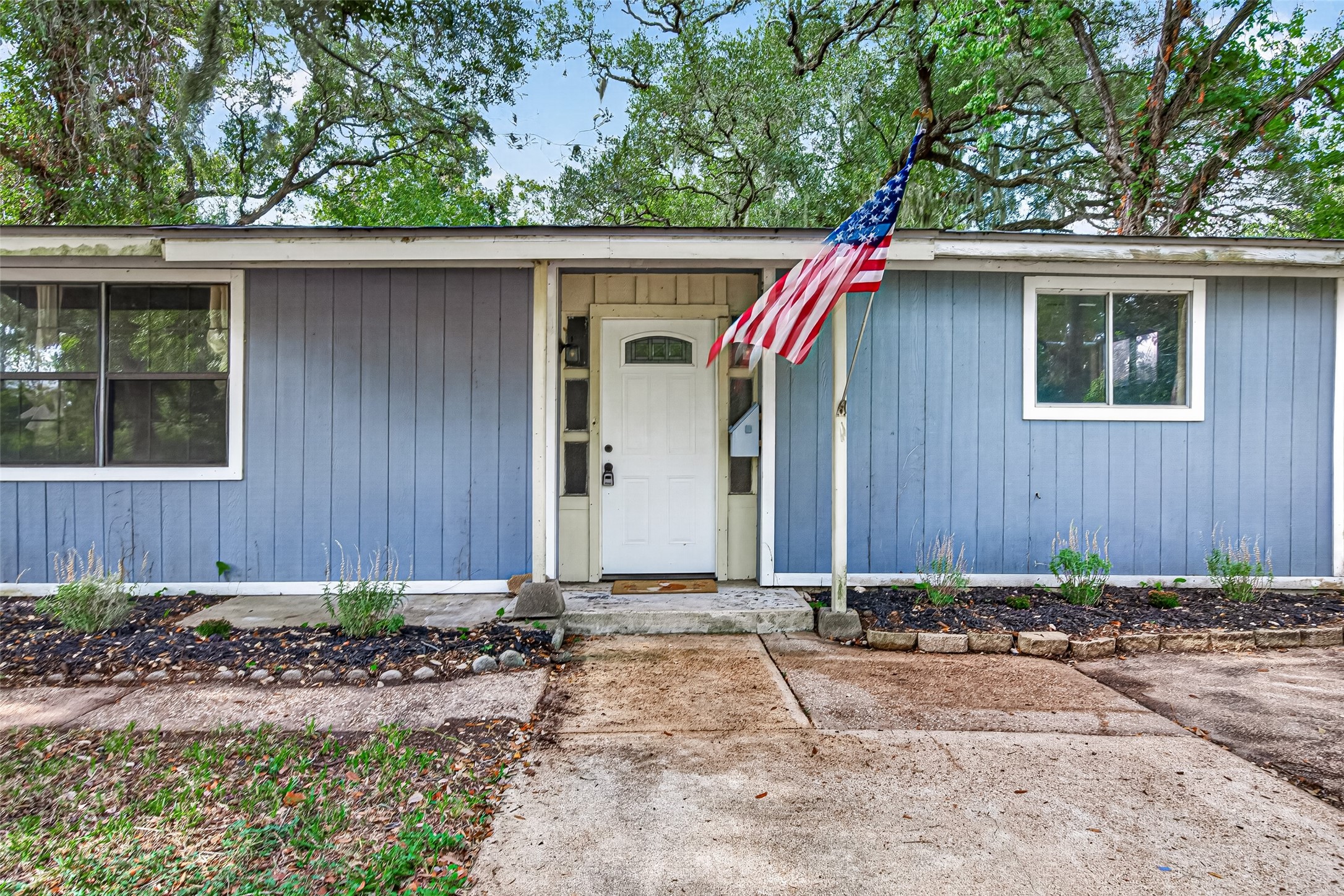 804 Azalea Street Property Photo 1