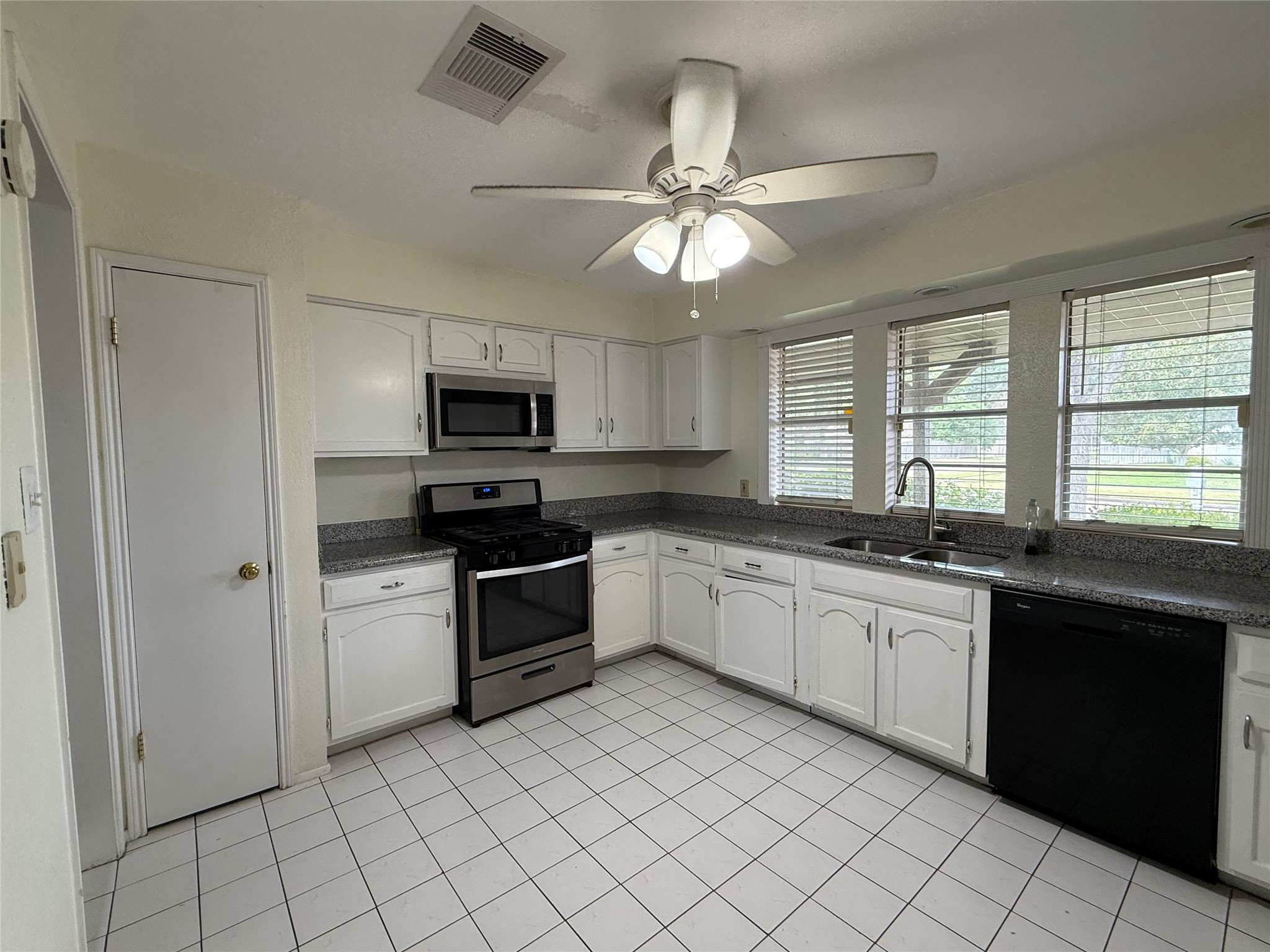 16402 Cavendish Drive Property Photo 8