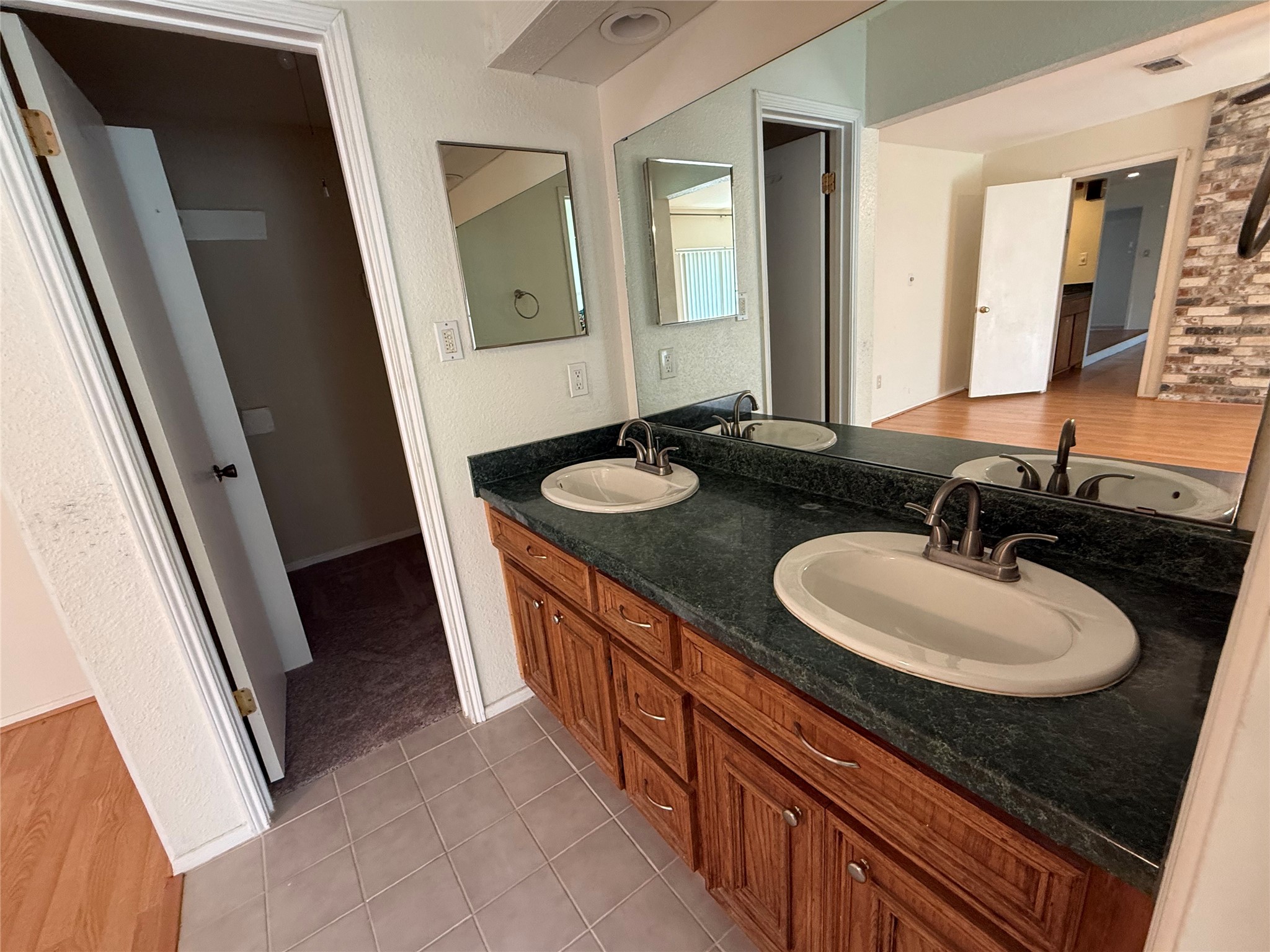 16402 Cavendish Drive Property Photo 11
