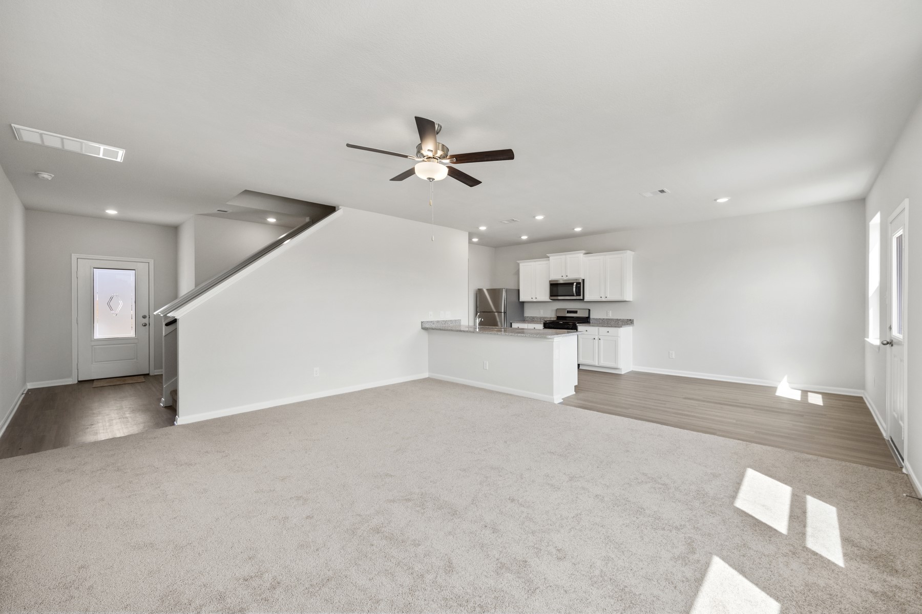 6410 Summer Pass Drive Property Photo 3