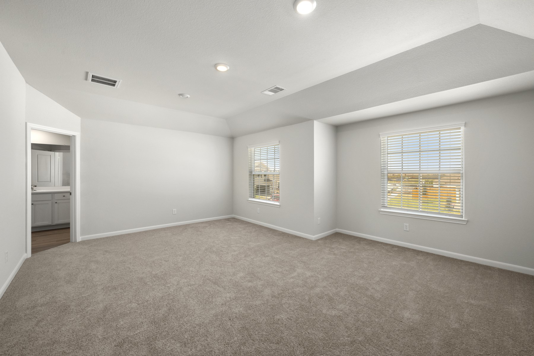 6410 Summer Pass Drive Property Photo 4