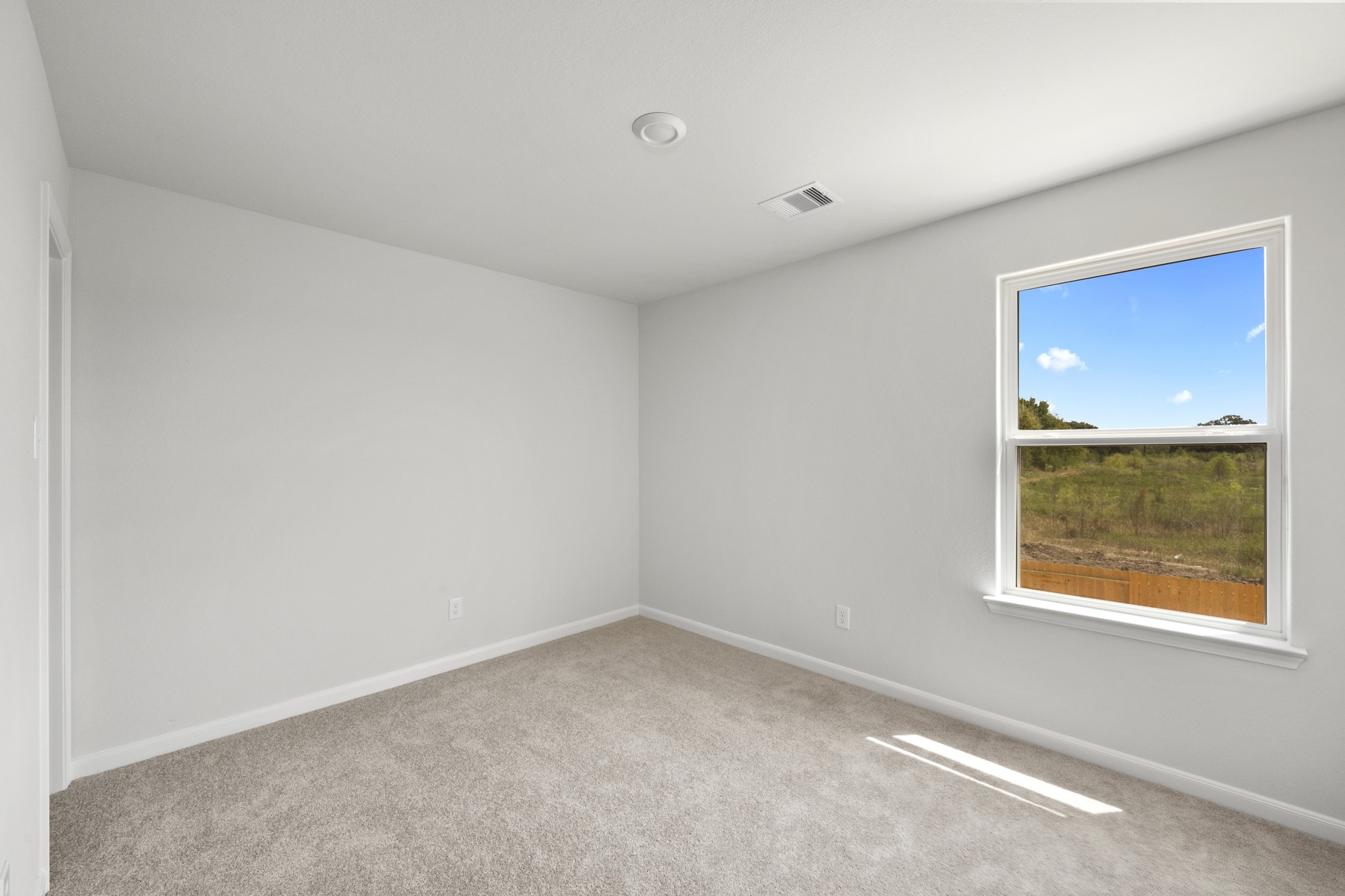 6410 Summer Pass Drive Property Photo 7