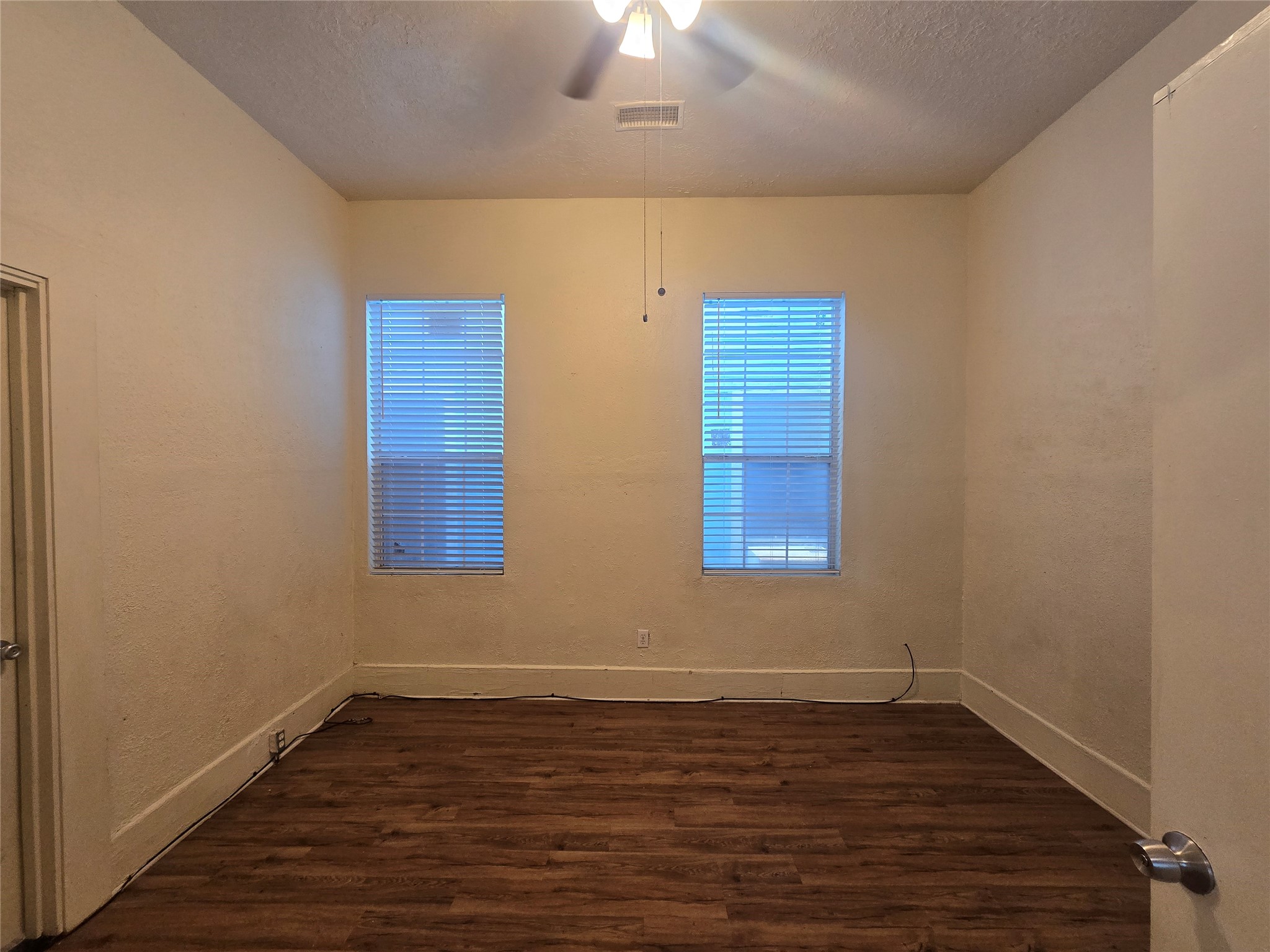 3523 Winnie Street Property Photo 5