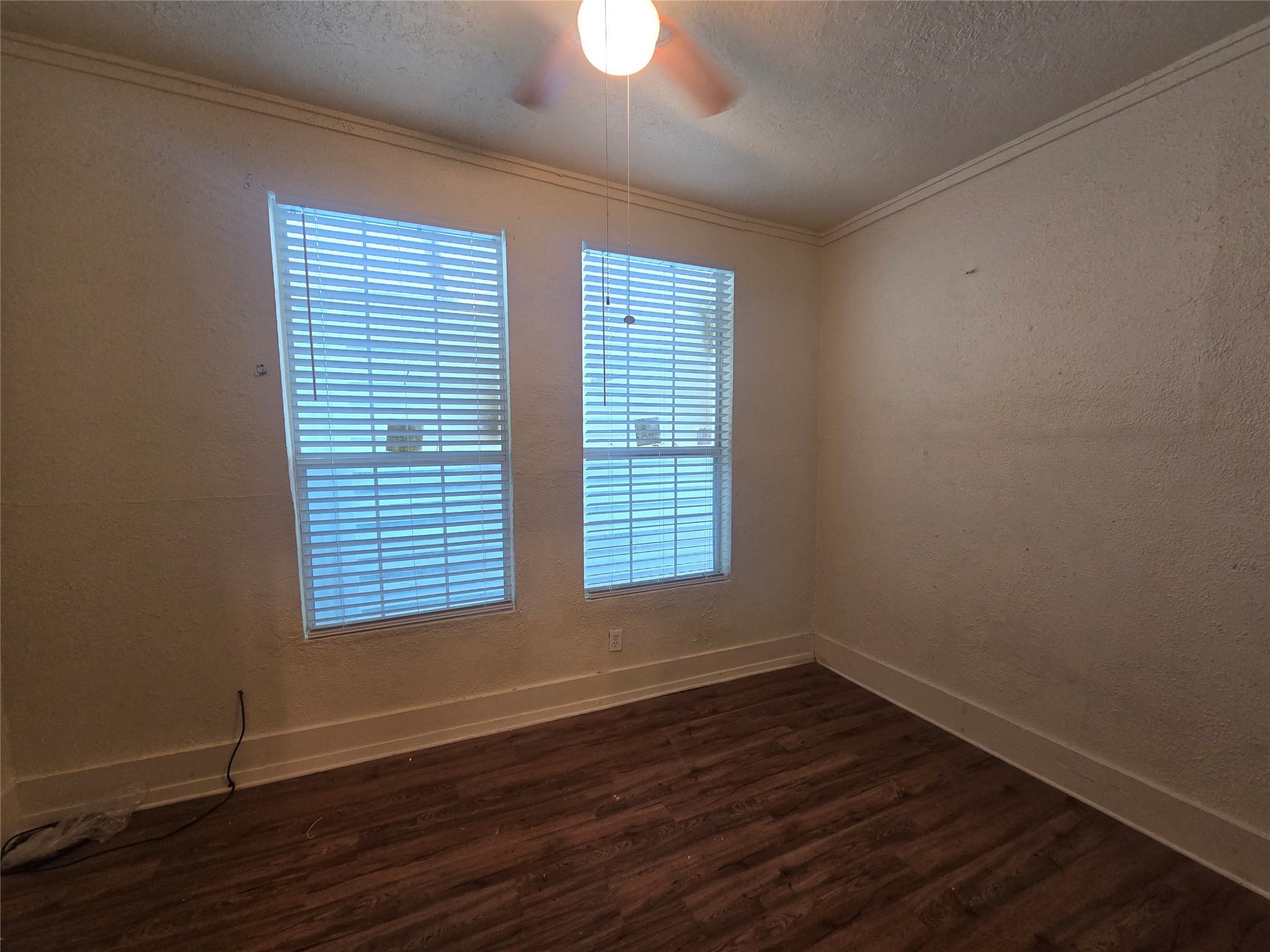 3523 Winnie Street Property Photo 6
