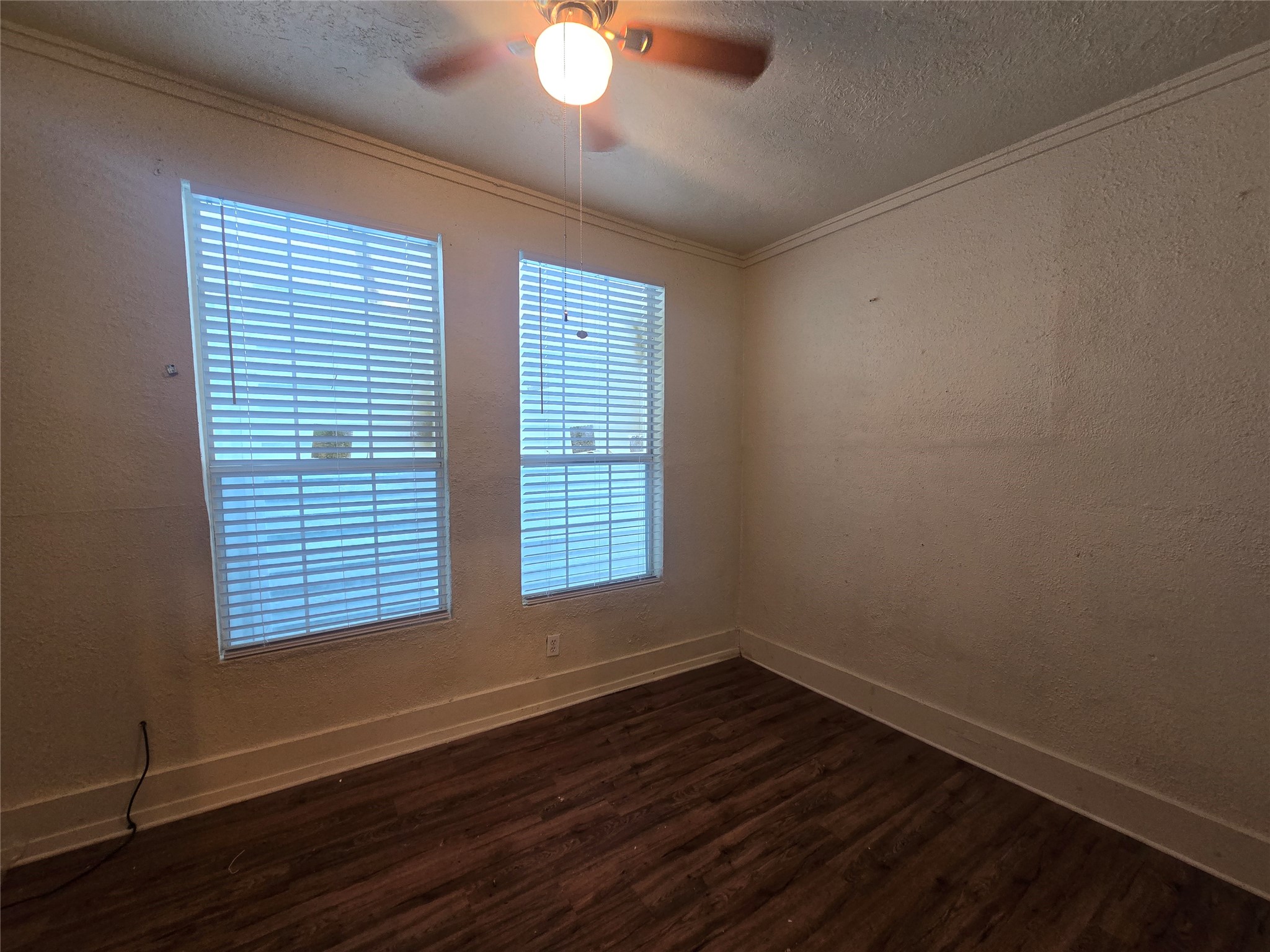 3523 Winnie Street Property Photo 9