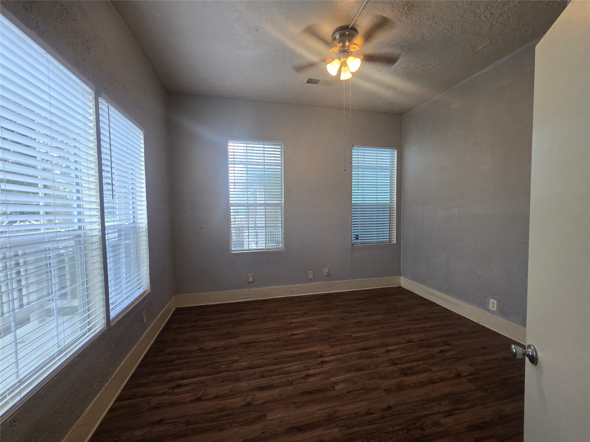 3523 Winnie Street Property Photo 11
