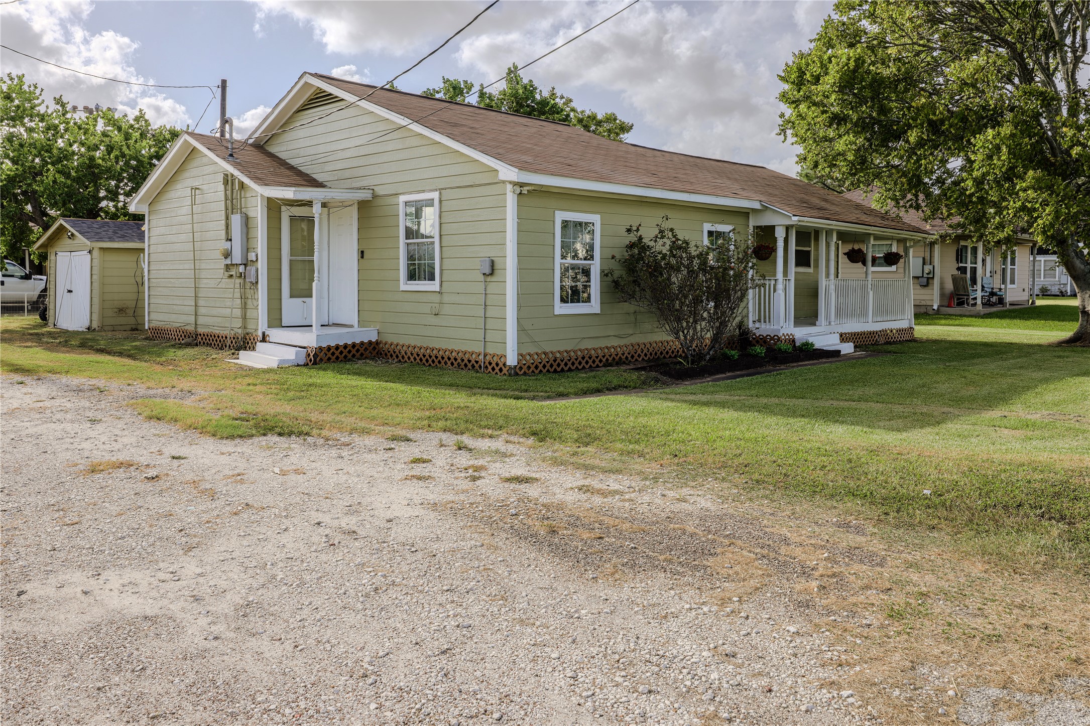 910 Brockman Street Property Photo 3