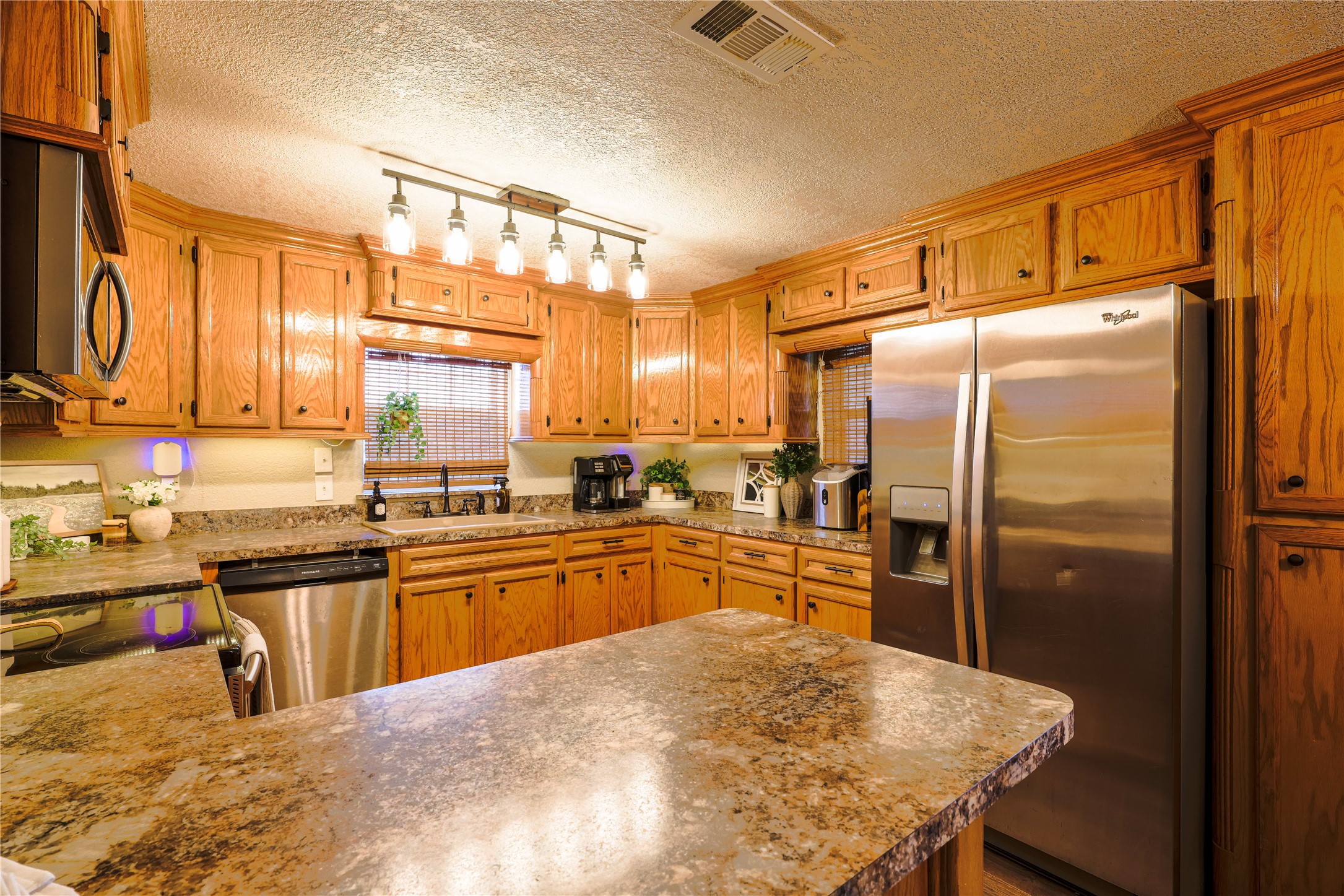 910 Brockman Street Property Photo 12