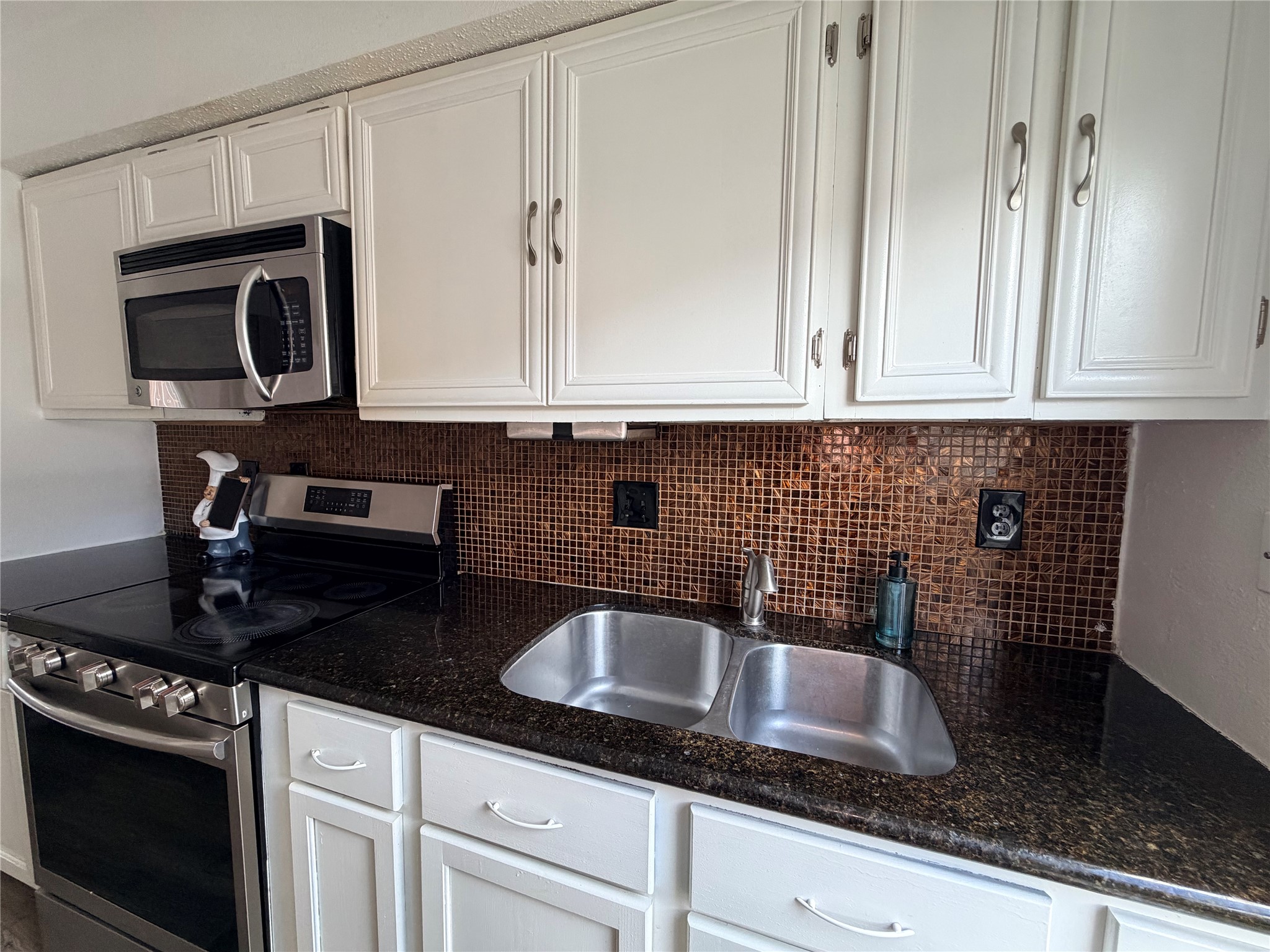7700 Creekbend Drive 45 Property Photo 14
