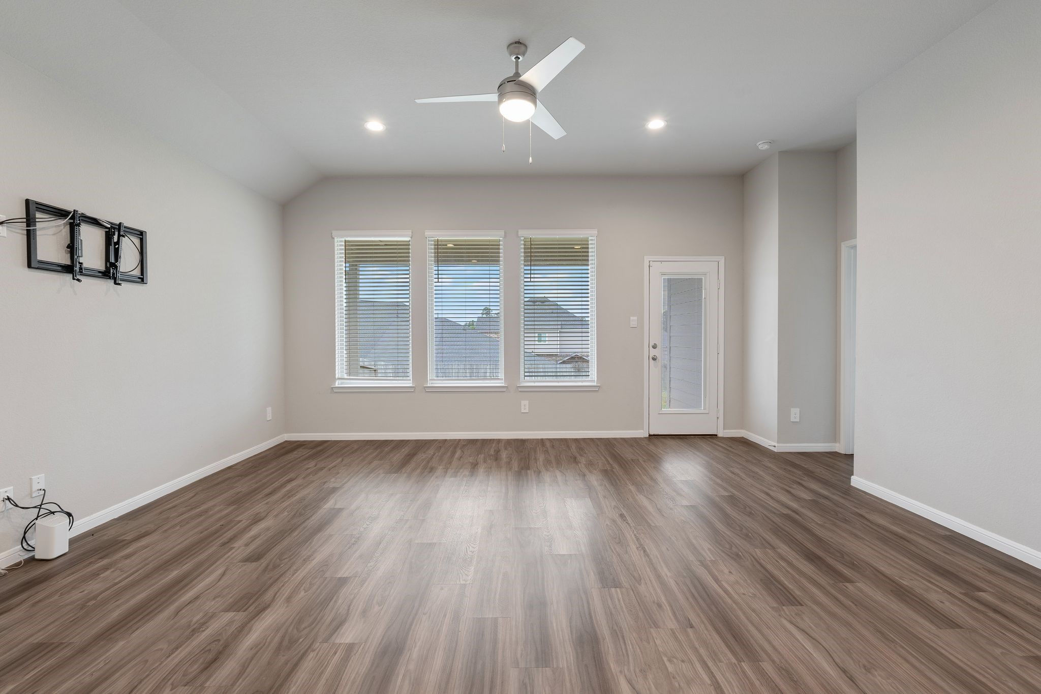 475 Westlake Landing Property Photo 5