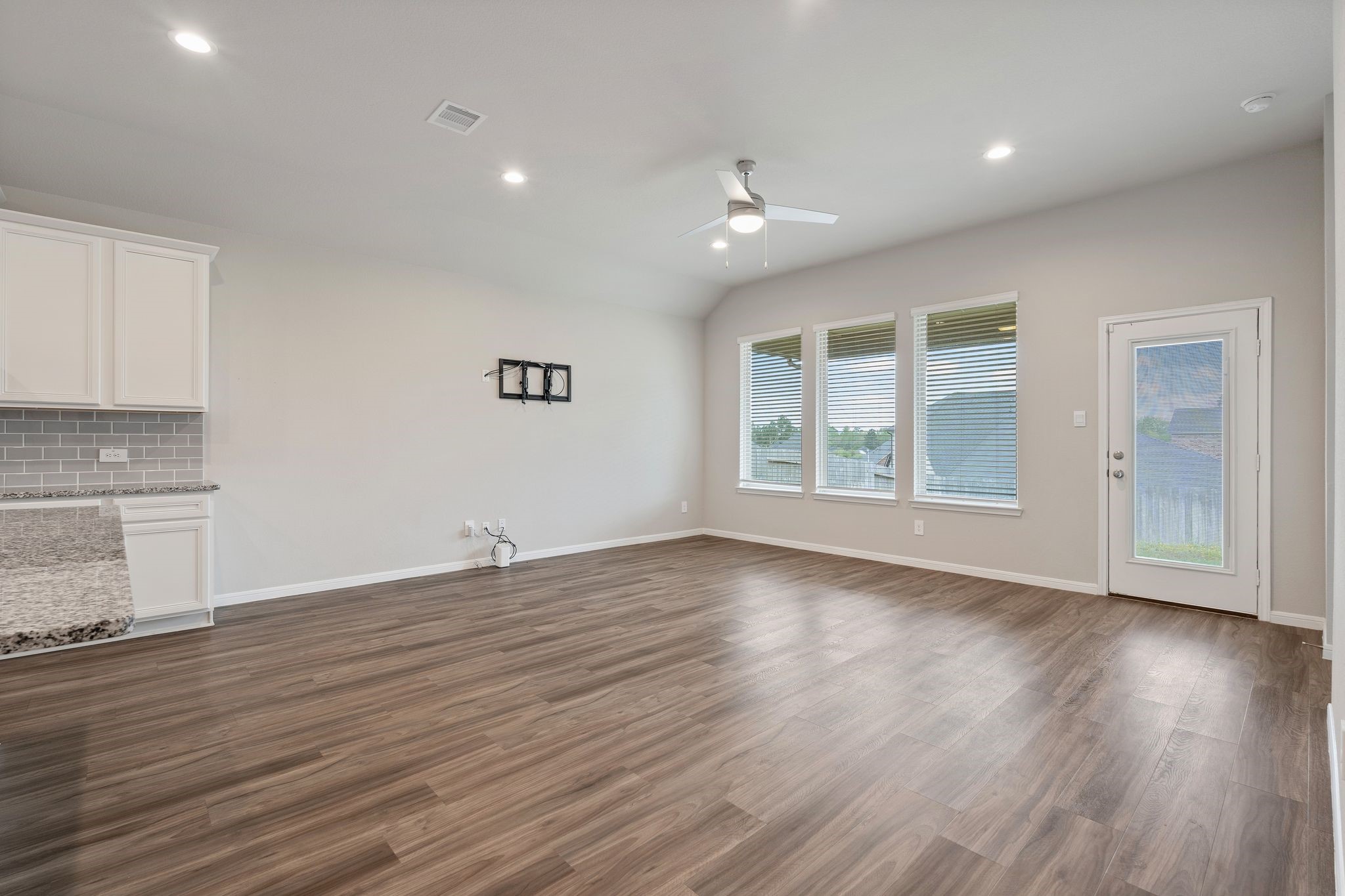 475 Westlake Landing Property Photo 6