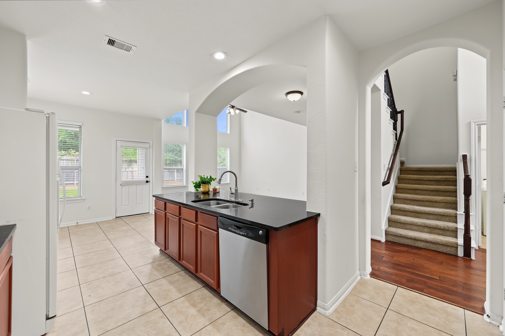 11 Sagamore Ridge Place Property Photo 3
