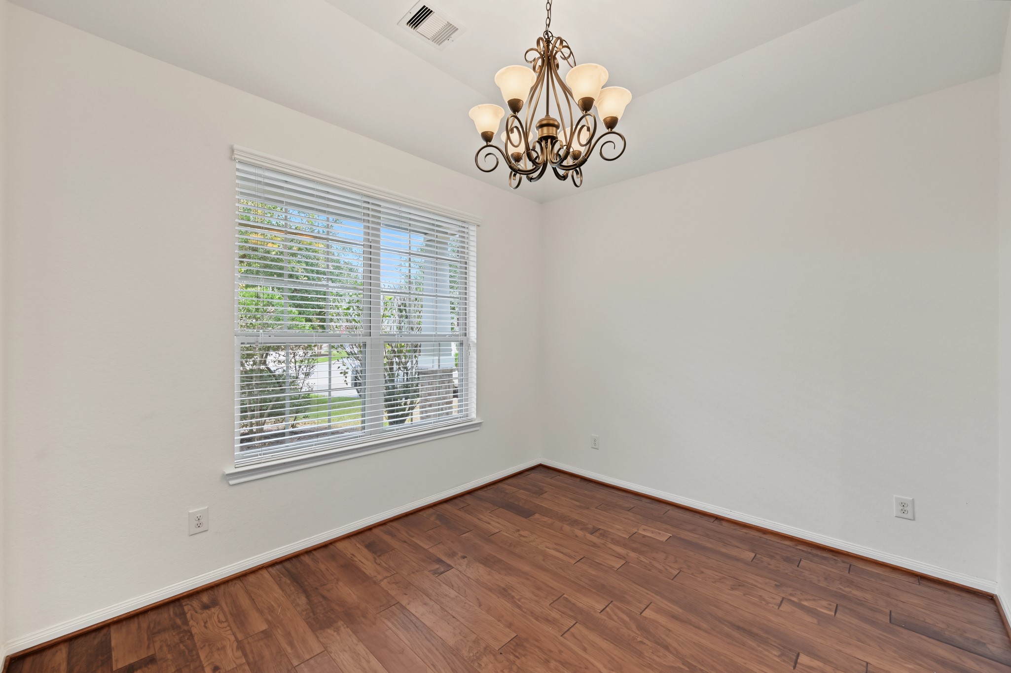 11 Sagamore Ridge Place Property Photo 4