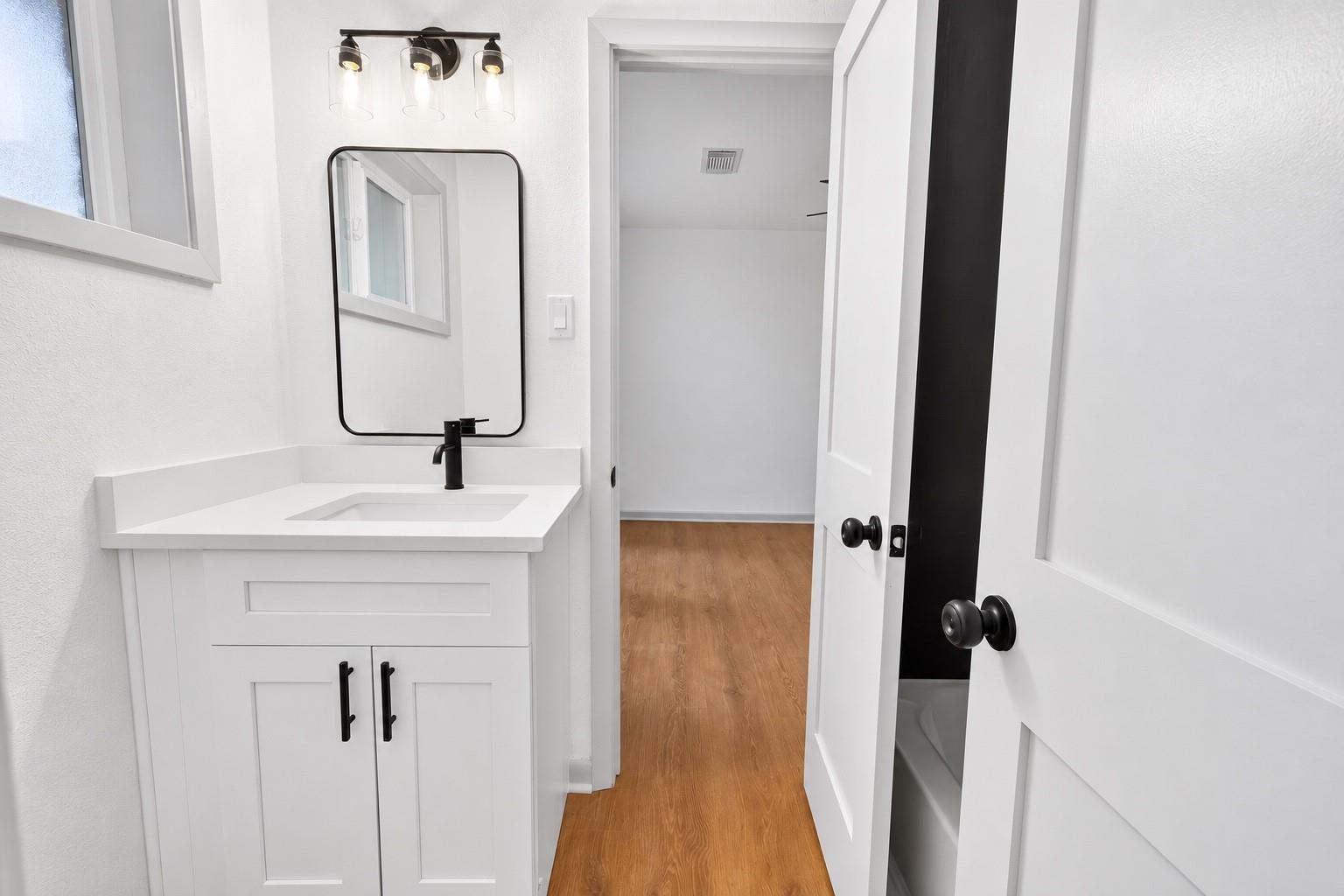 5619 Warm Springs Road, Houston Tx 77035 Property Photo 22