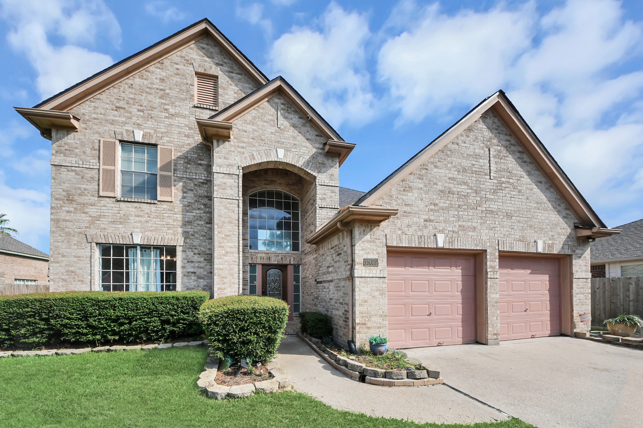15622 Valley Creek Drive Property Photo 1