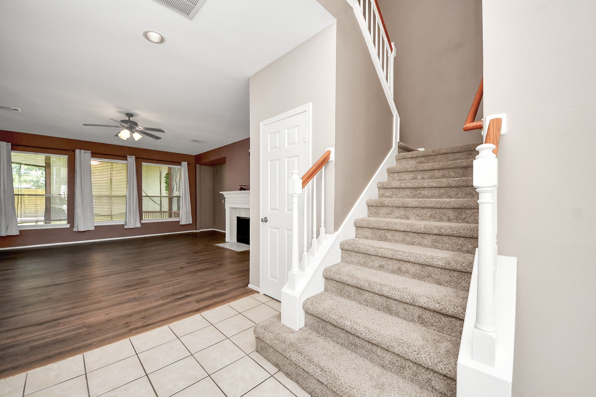 15622 Valley Creek Drive Property Photo 3