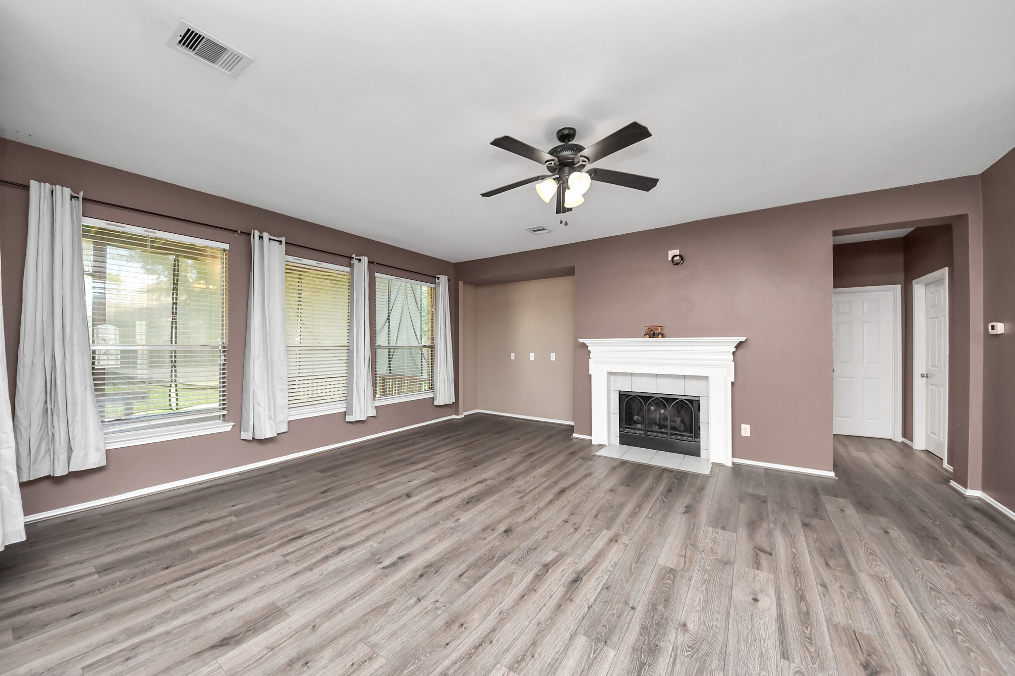15622 Valley Creek Drive Property Photo 5
