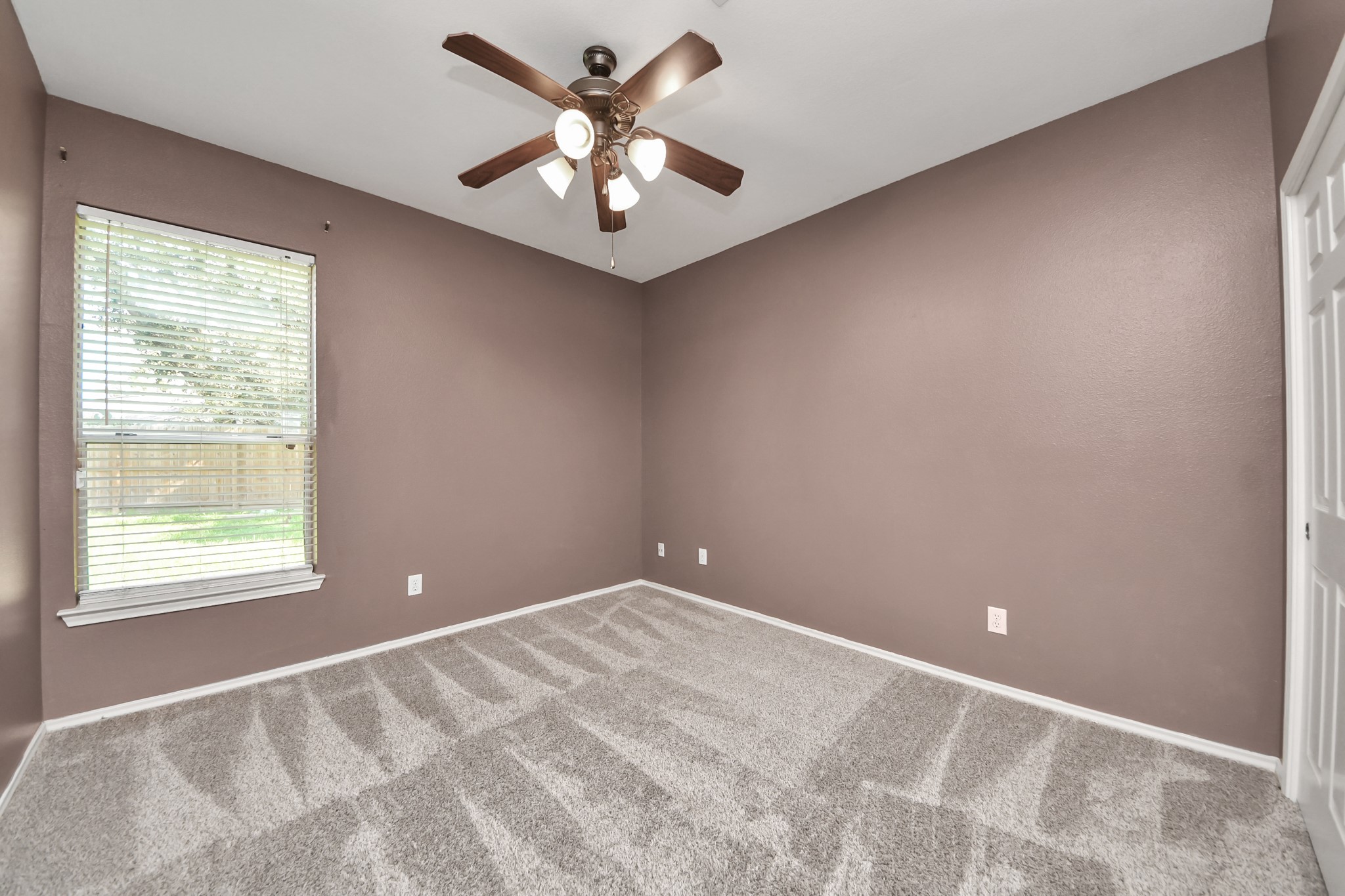 15622 Valley Creek Drive Property Photo 15