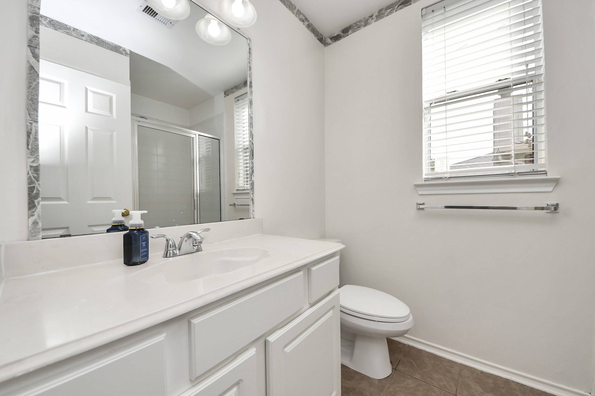 15622 Valley Creek Drive Property Photo 17
