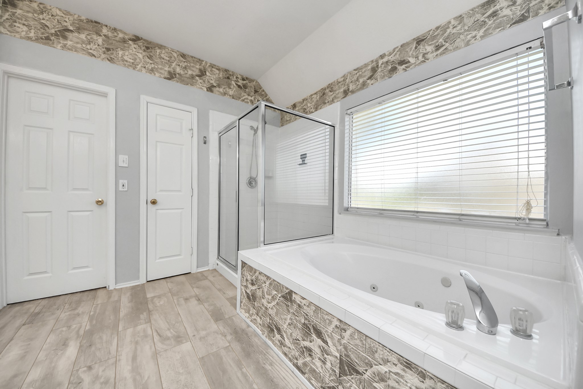 15622 Valley Creek Drive Property Photo 22
