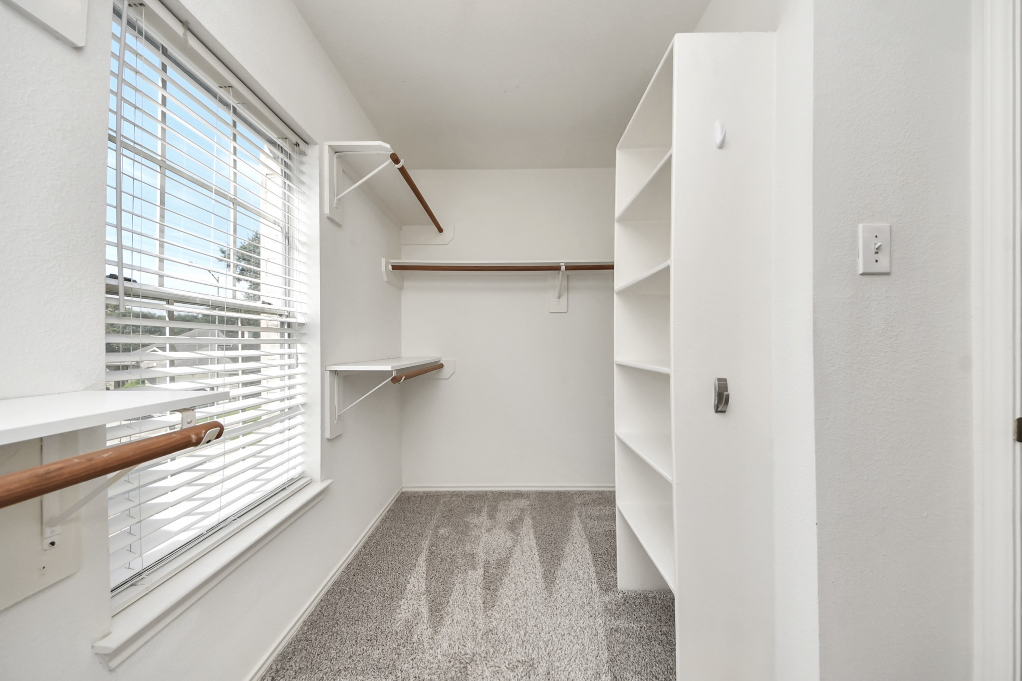 15622 Valley Creek Drive Property Photo 23
