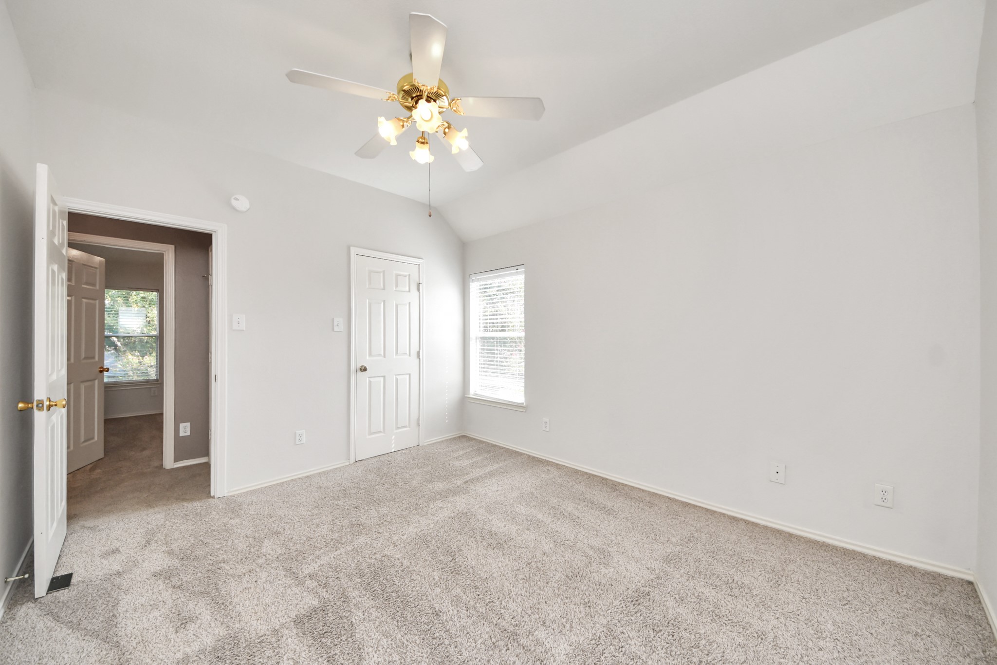 15622 Valley Creek Drive Property Photo 24