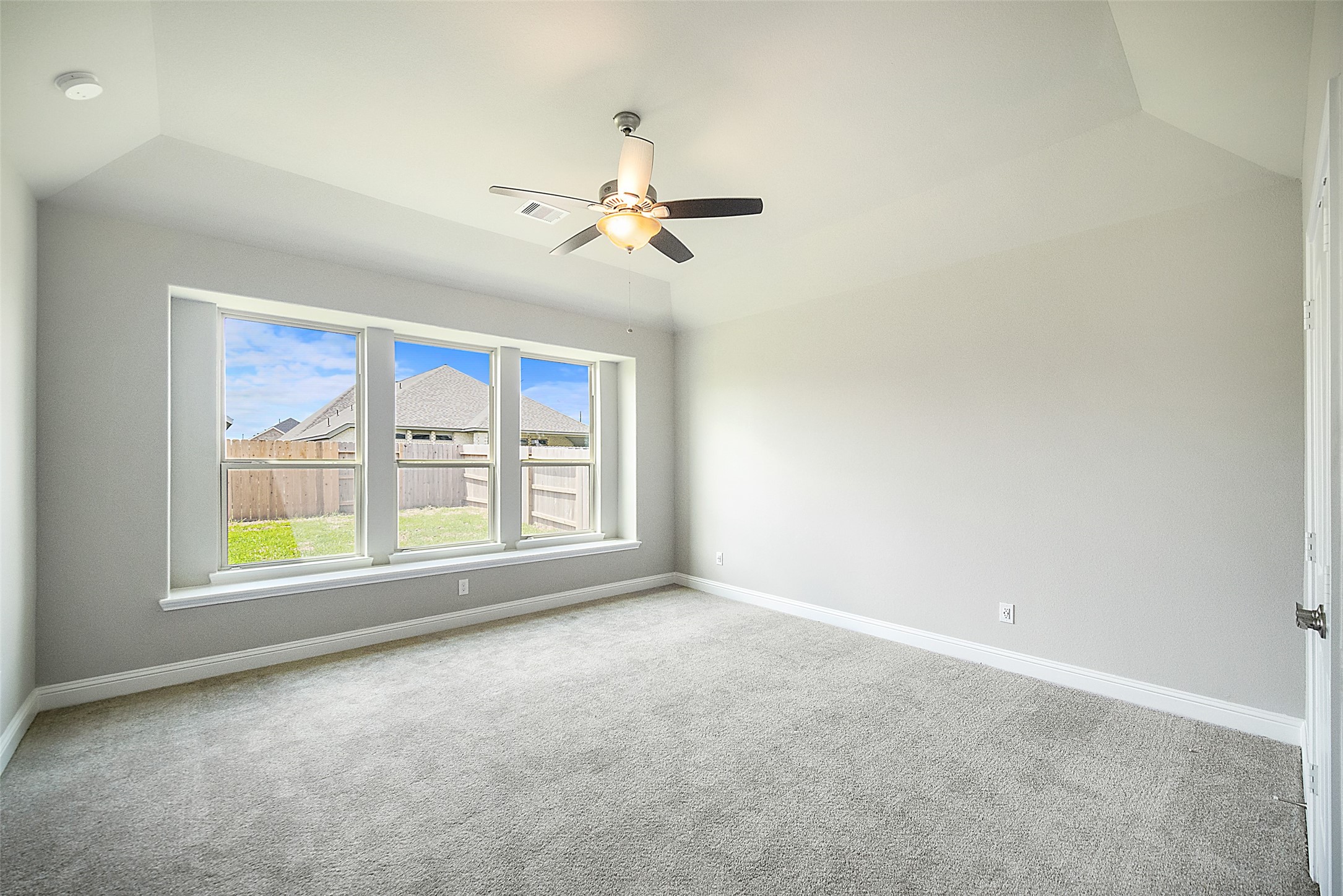 11239 Rosita Patch Drive Property Photo 13