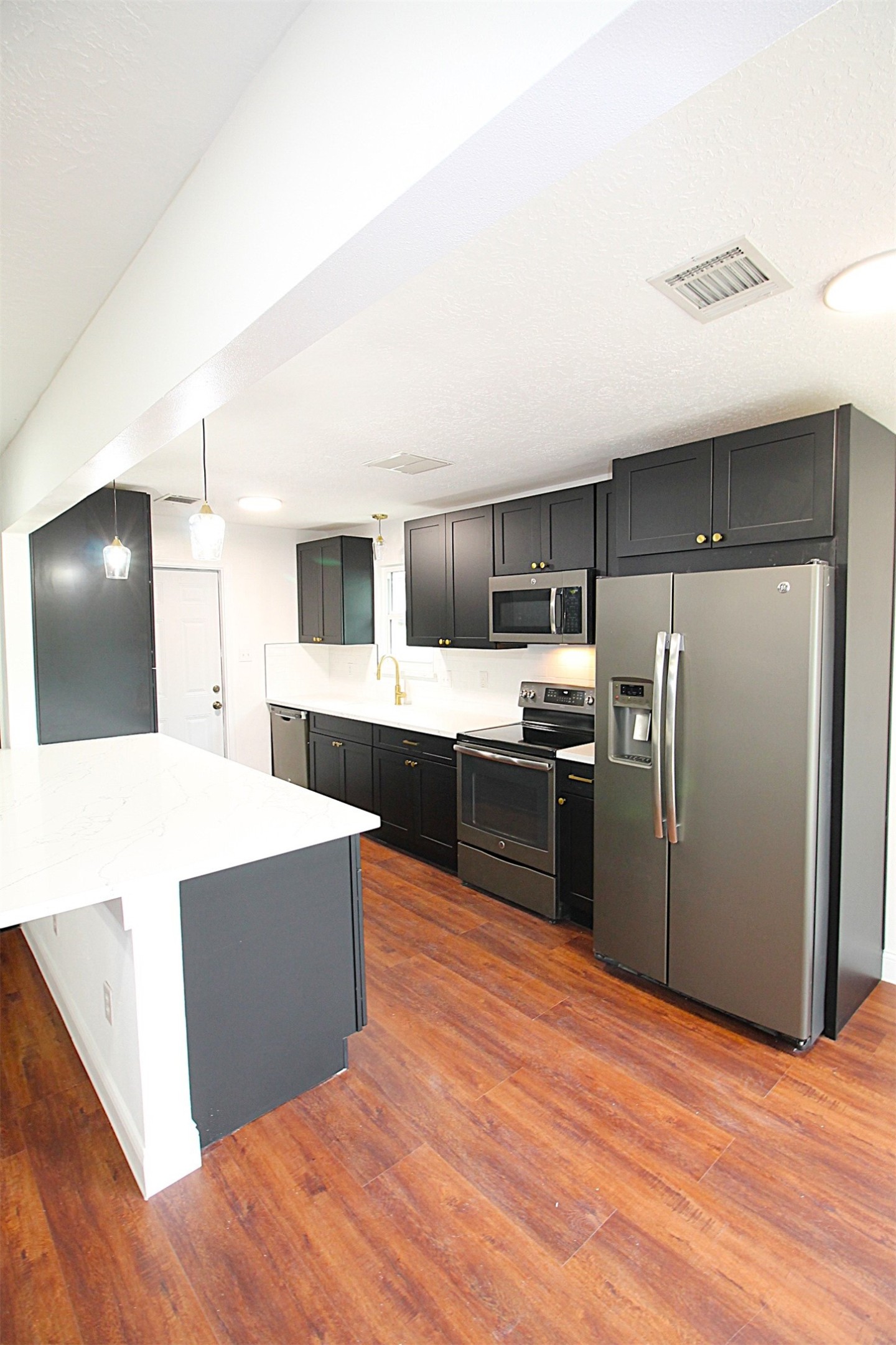16907 David Glen Drive Property Photo 4