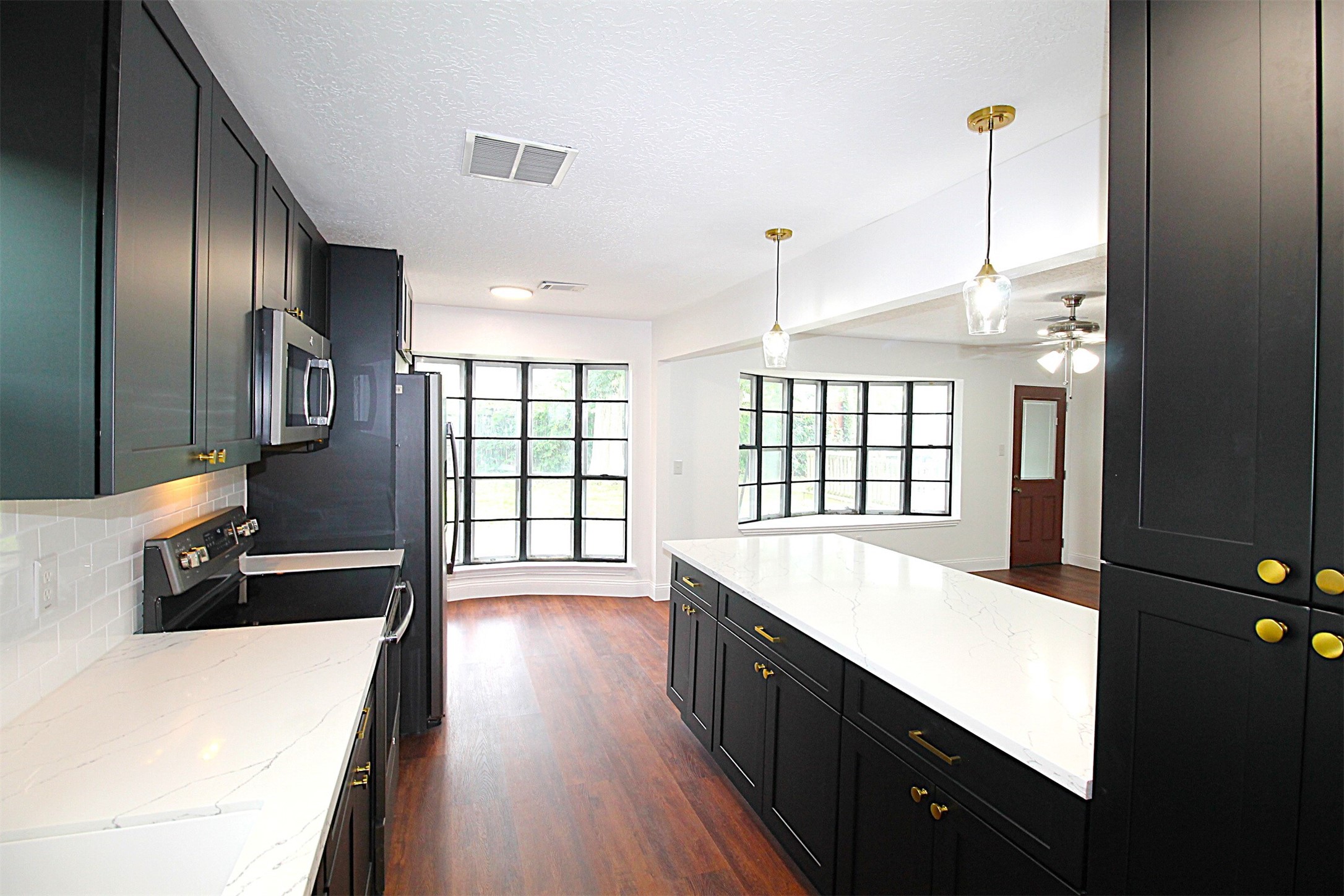 16907 David Glen Drive Property Photo 5