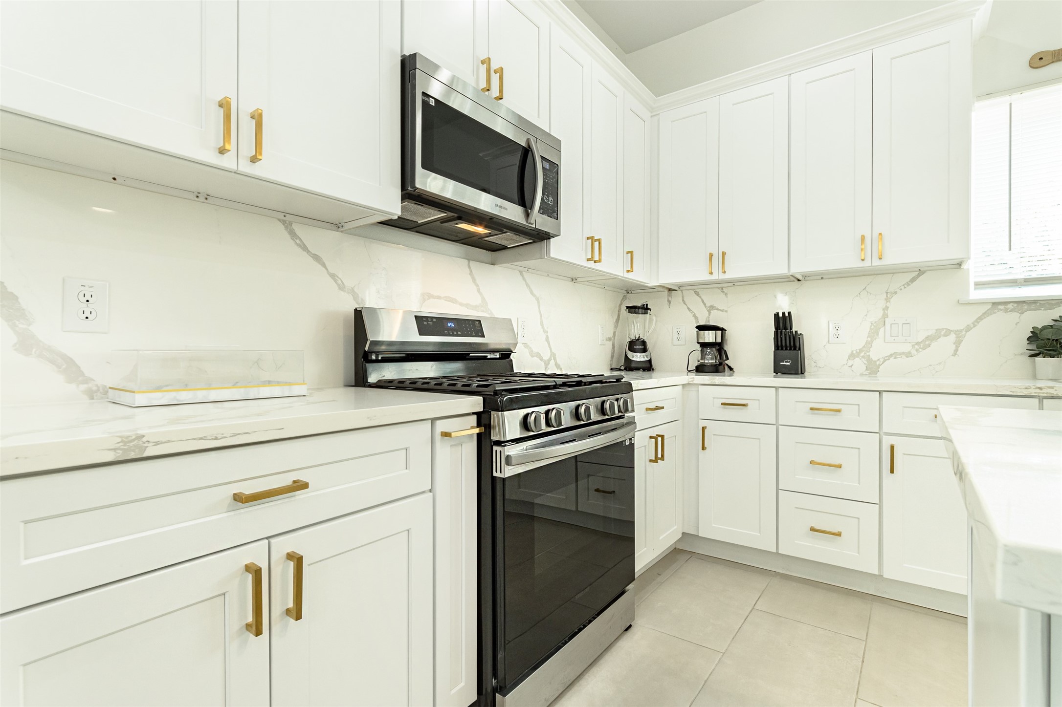 4114 Ward Street Property Photo 8