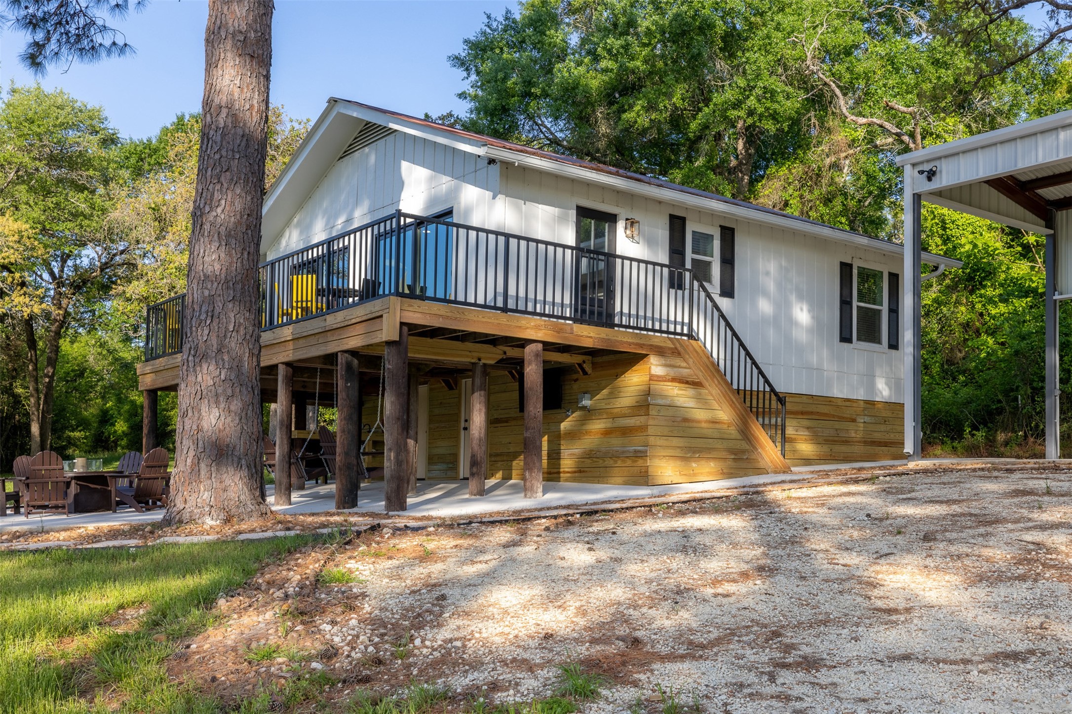 000 Clear Lake Road Property Photo 3