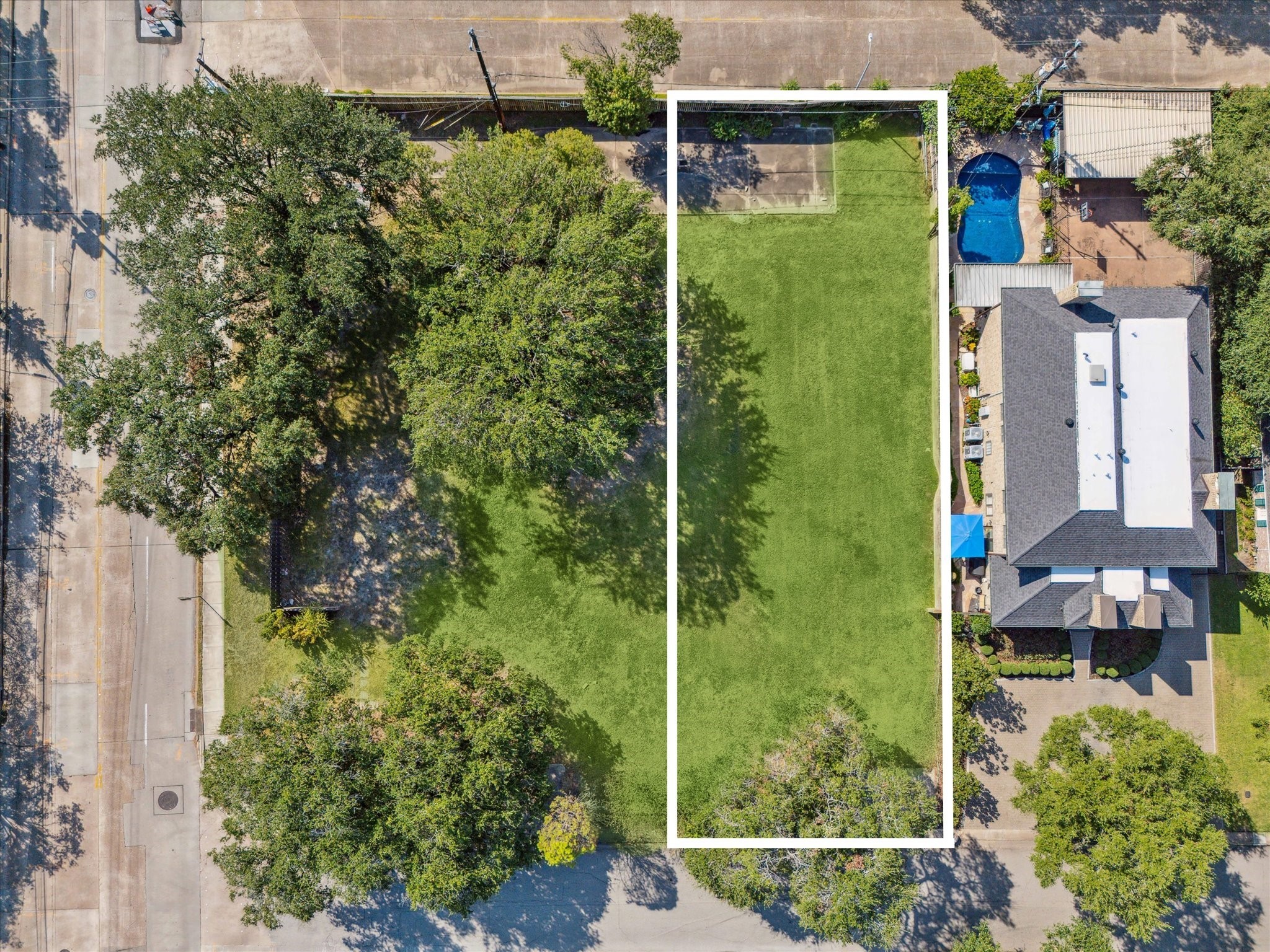 5203 Del Monte Drive Property Photo 1