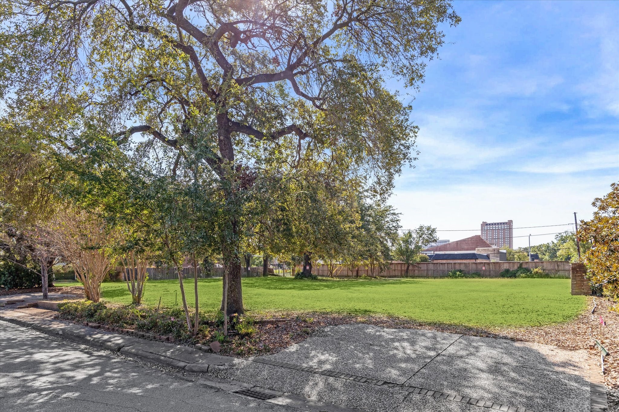 5203 Del Monte Drive Property Photo 2