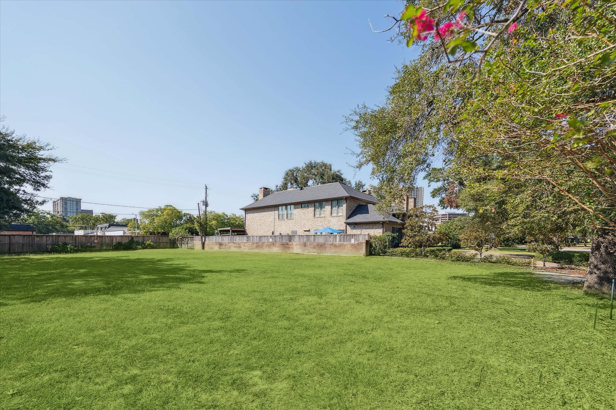 5203 Del Monte Drive Property Photo 4