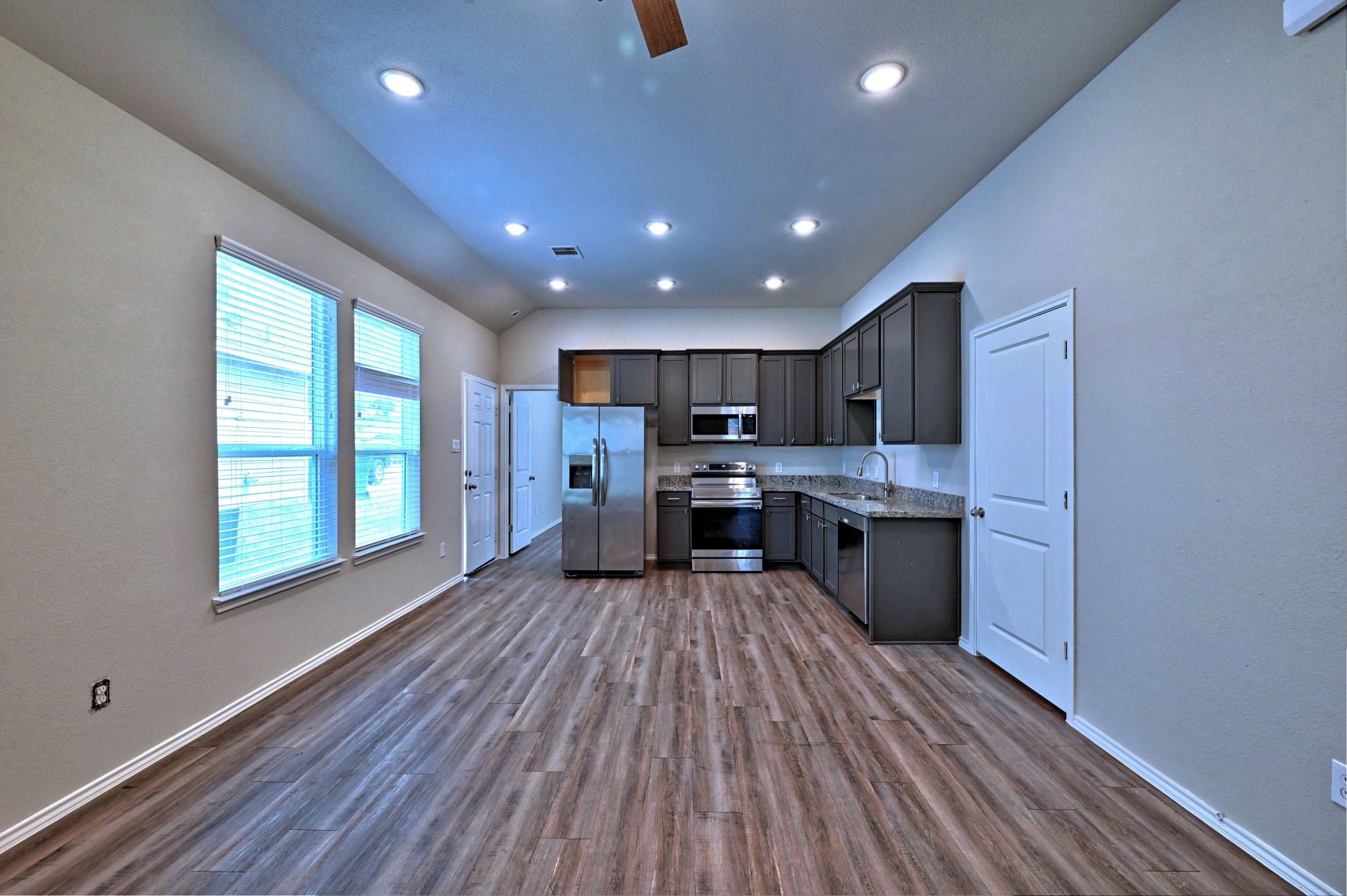 11552 Persimmon Street Property Photo 7