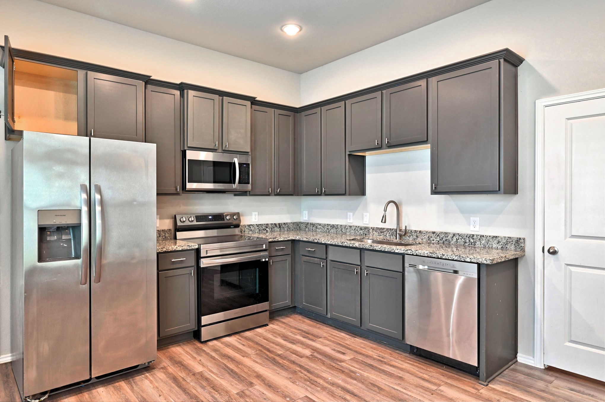 11552 Persimmon Street Property Photo 8