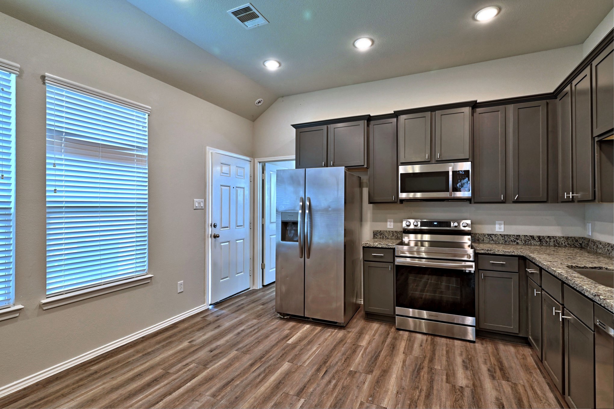 11552 Persimmon Street Property Photo 13