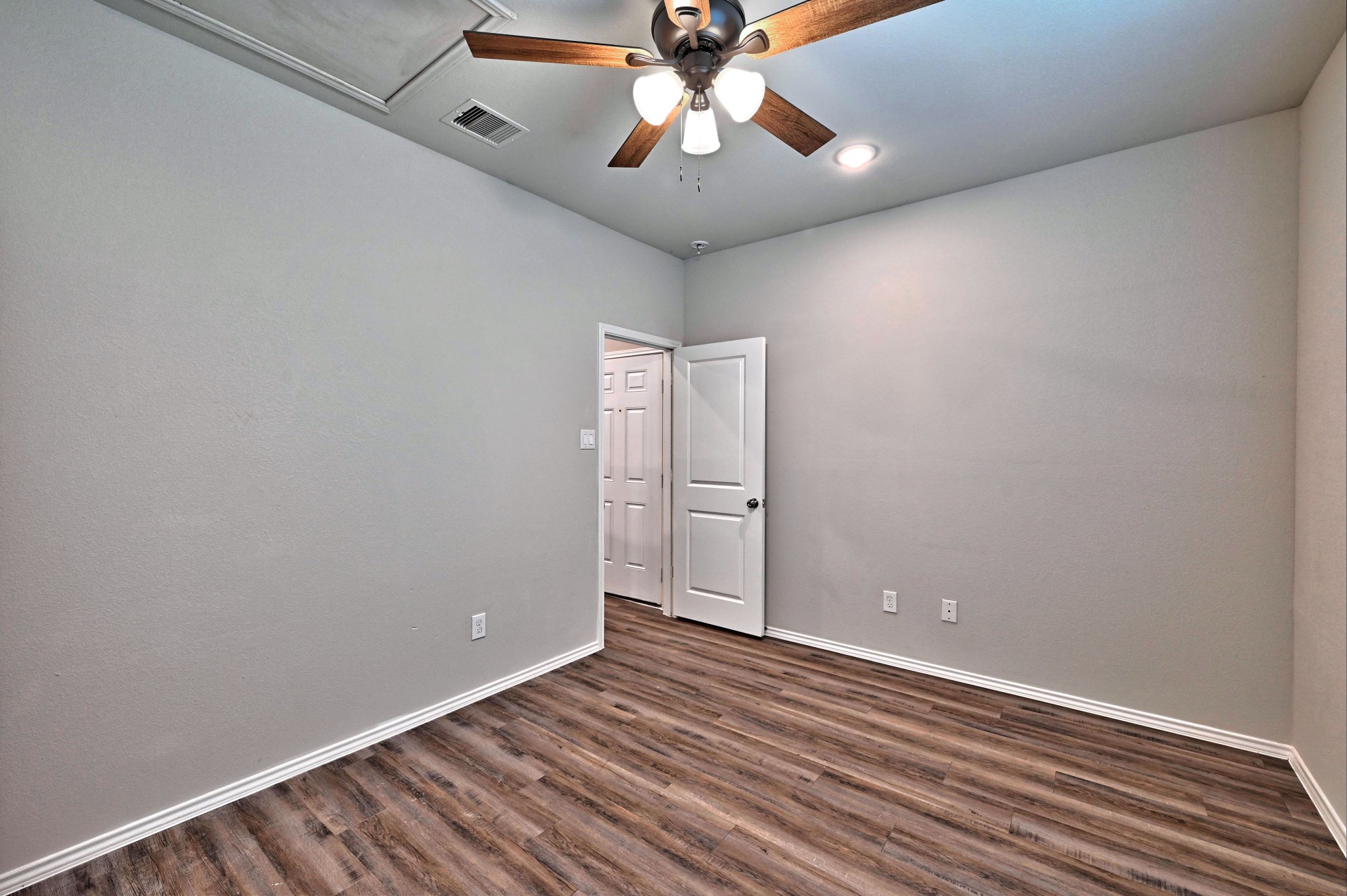 11552 Persimmon Street Property Photo 18