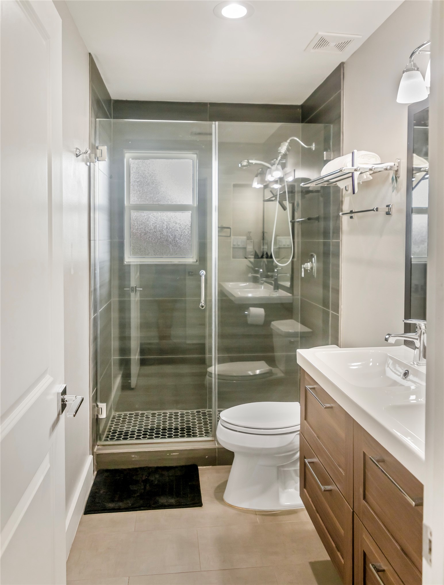 210 Marathon Street Property Photo 10