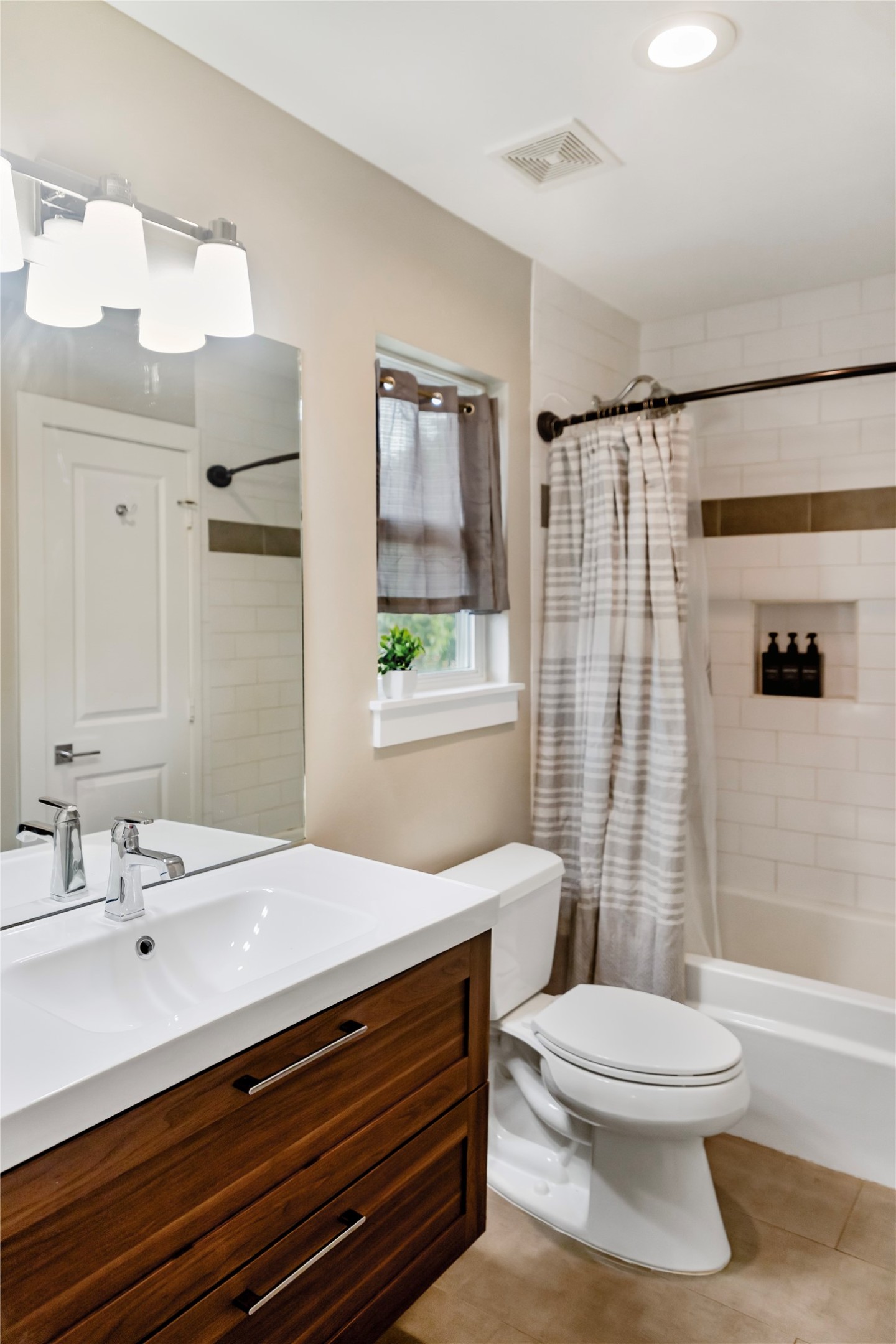 210 Marathon Street Property Photo 14