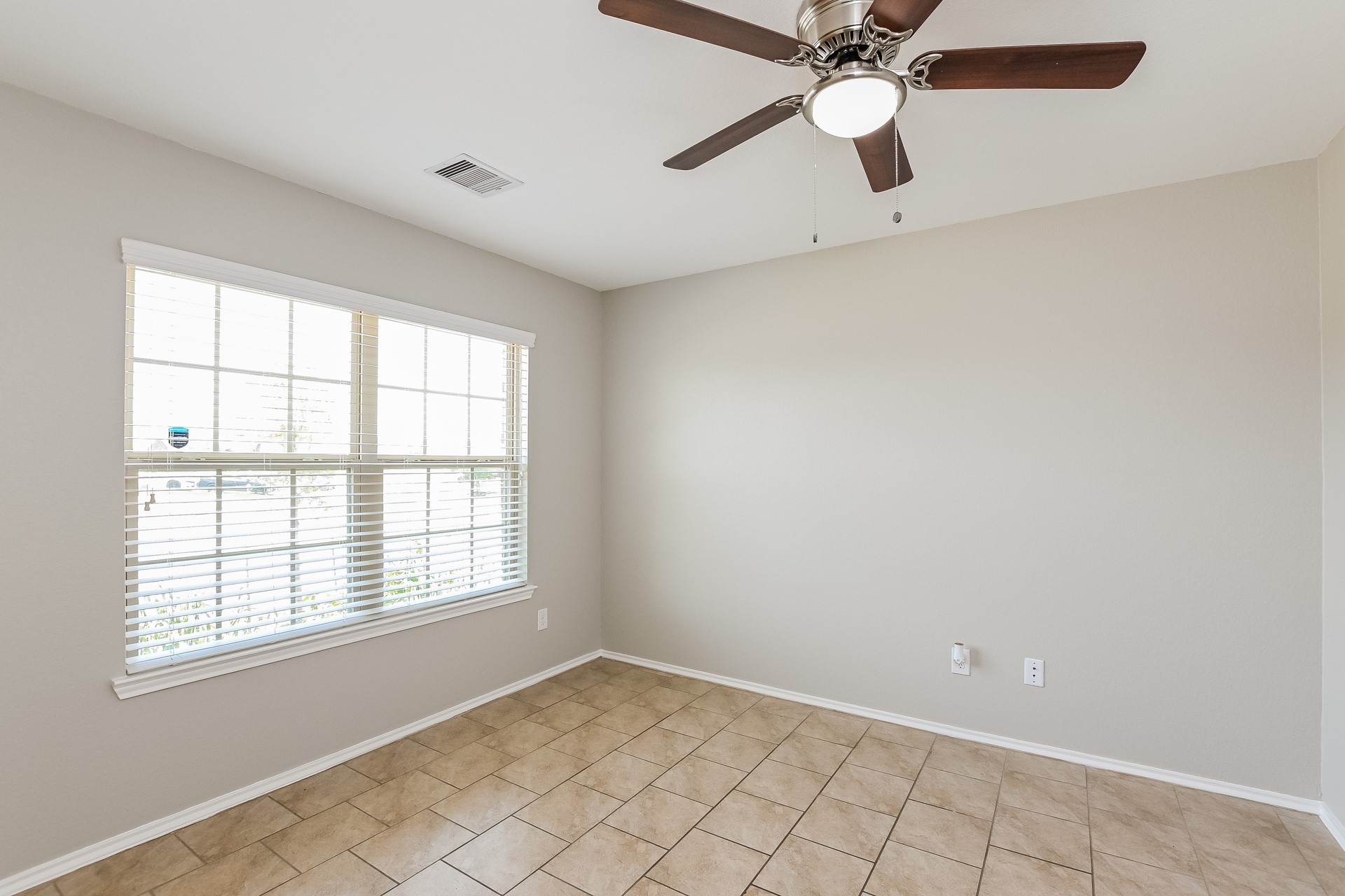 2734 Gold Flake Terrace Road Property Photo 4