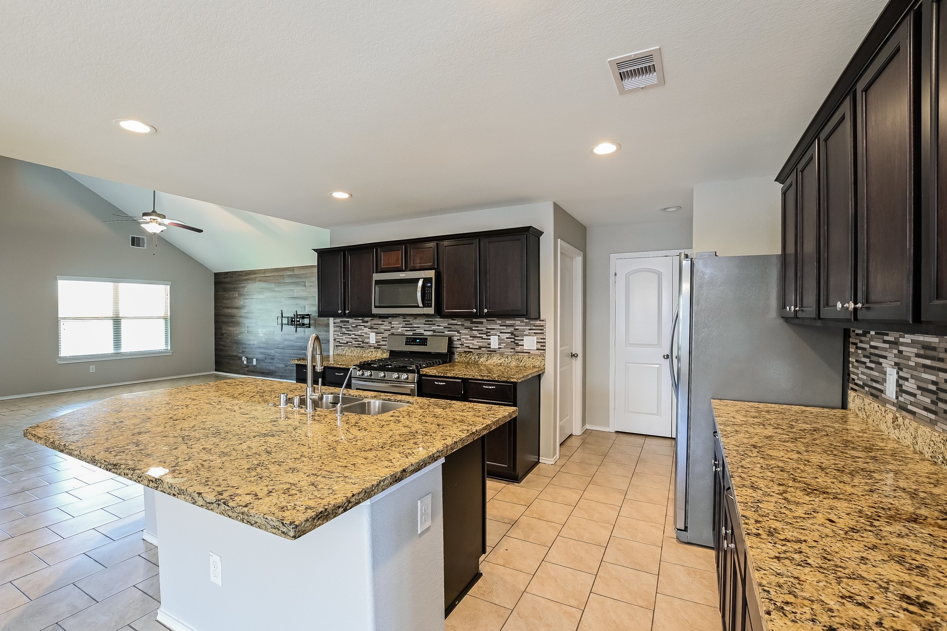 2734 Gold Flake Terrace Road Property Photo 5