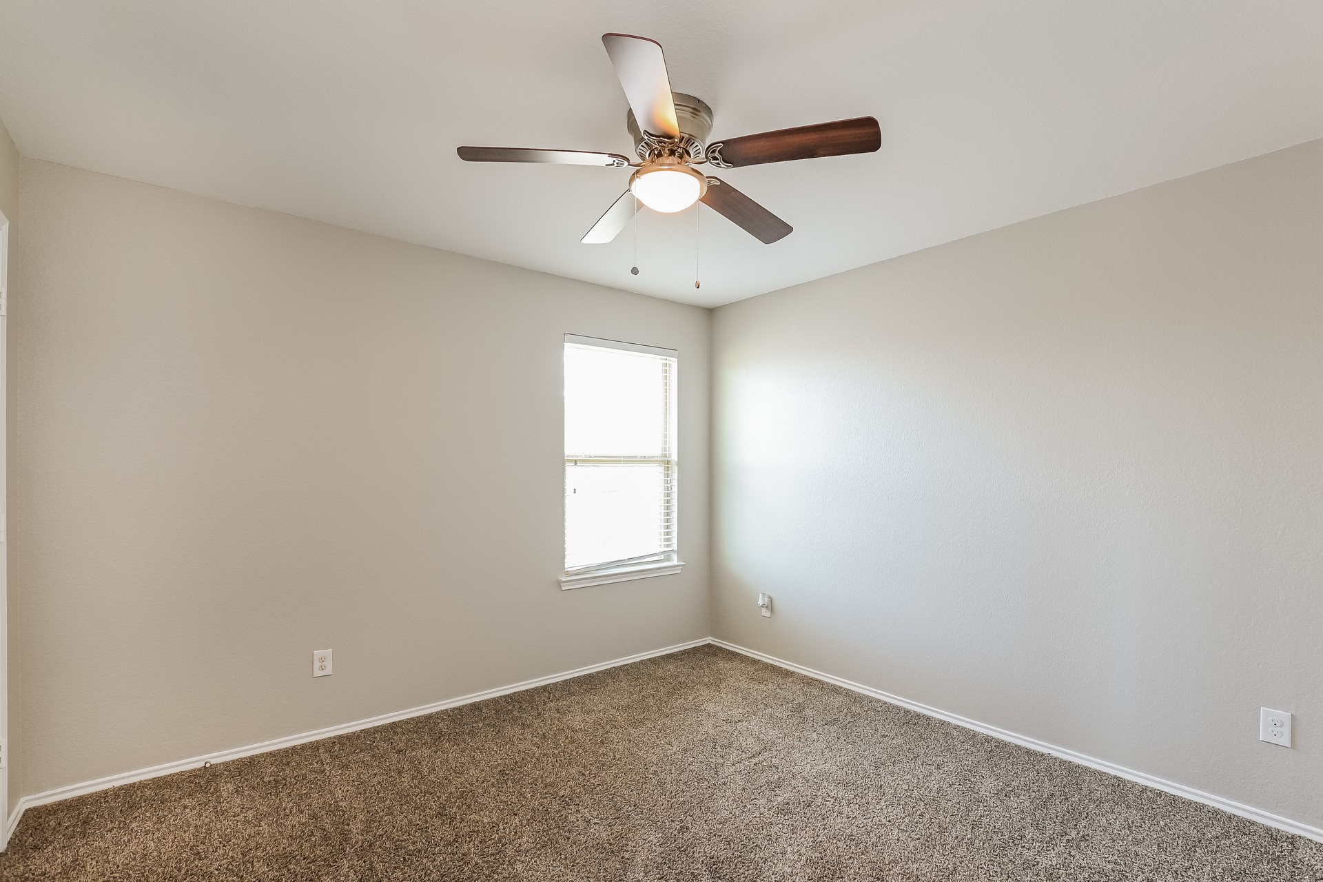 2734 Gold Flake Terrace Road Property Photo 10